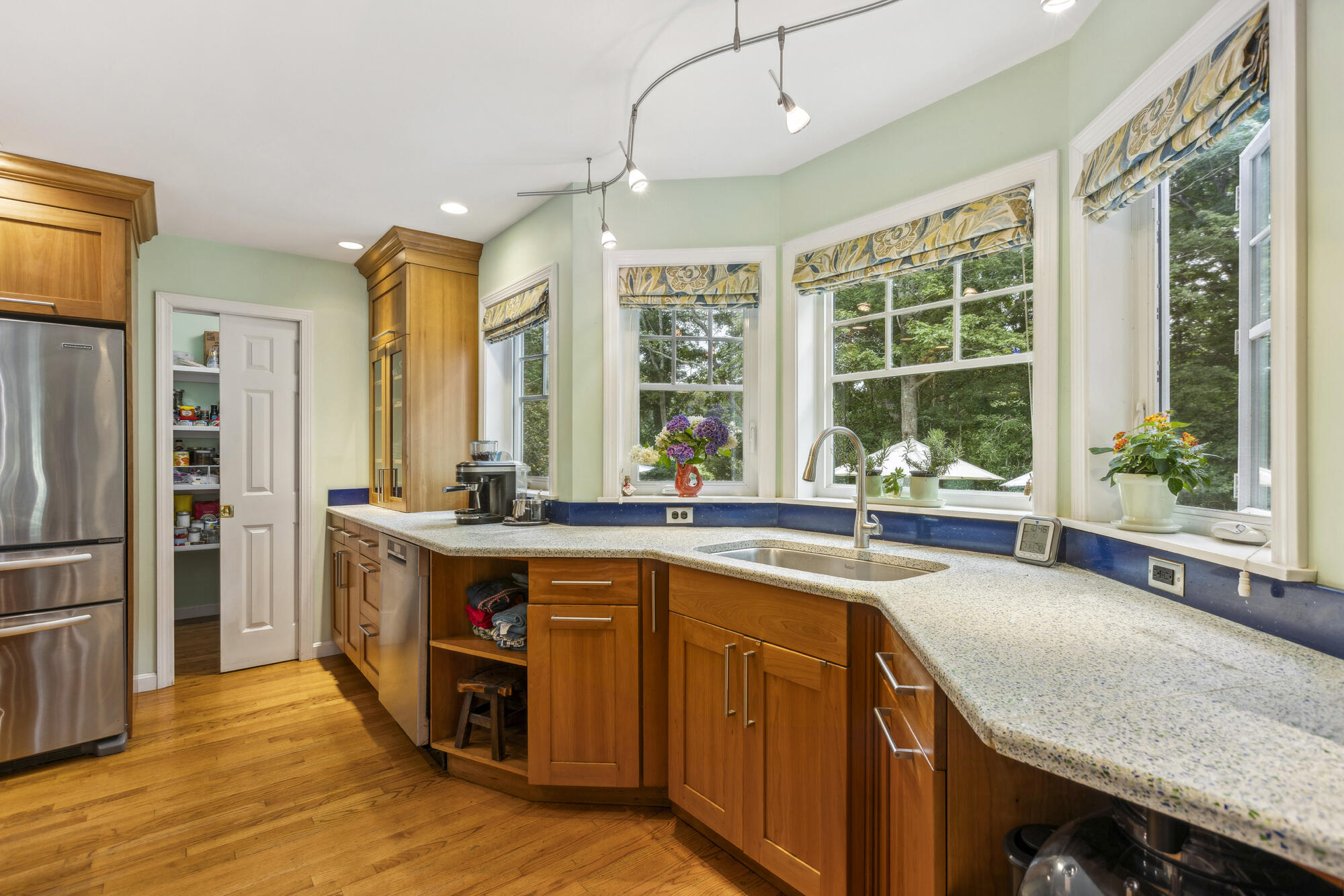 4 Meadowview Lane