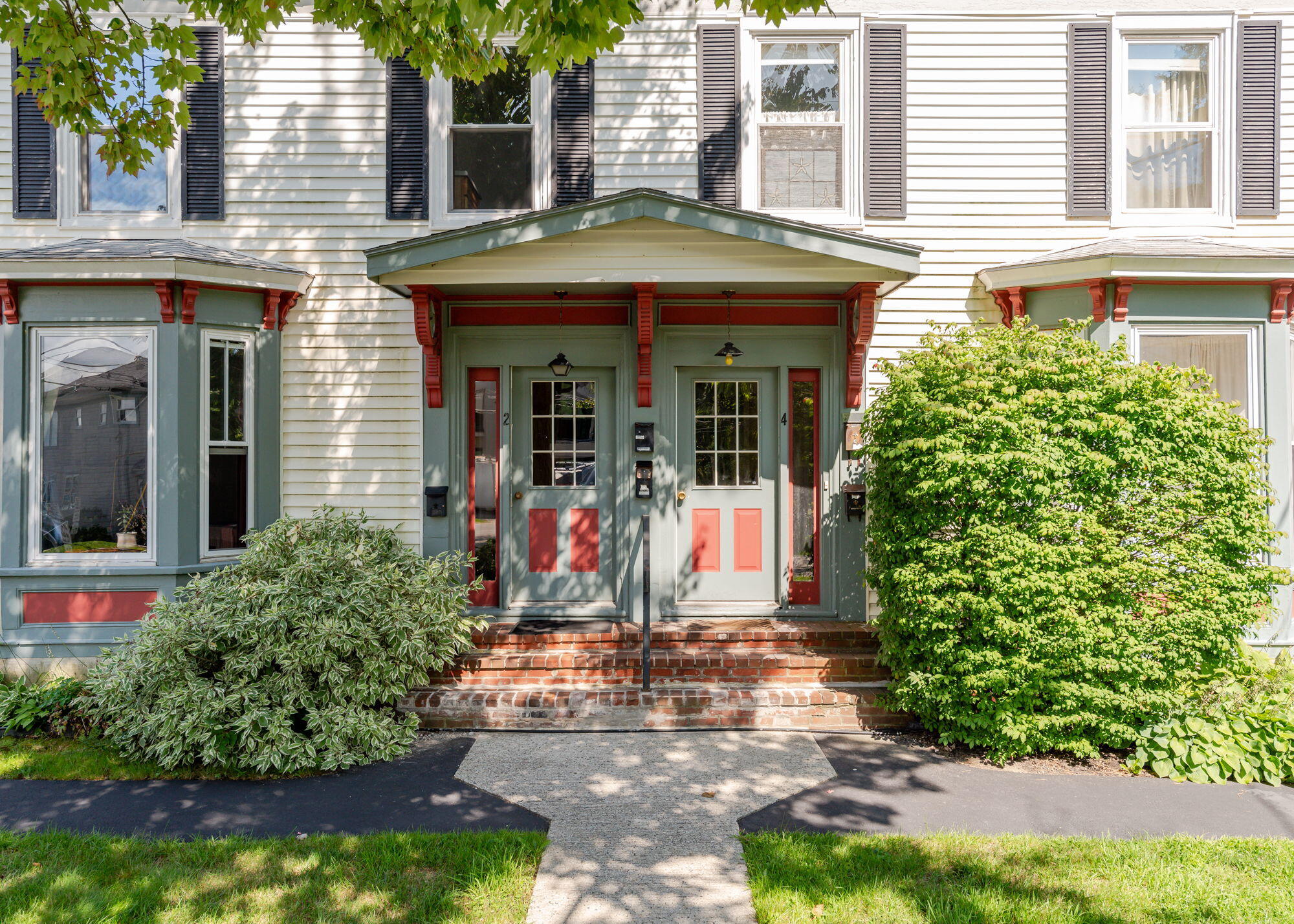 2 Oak Street