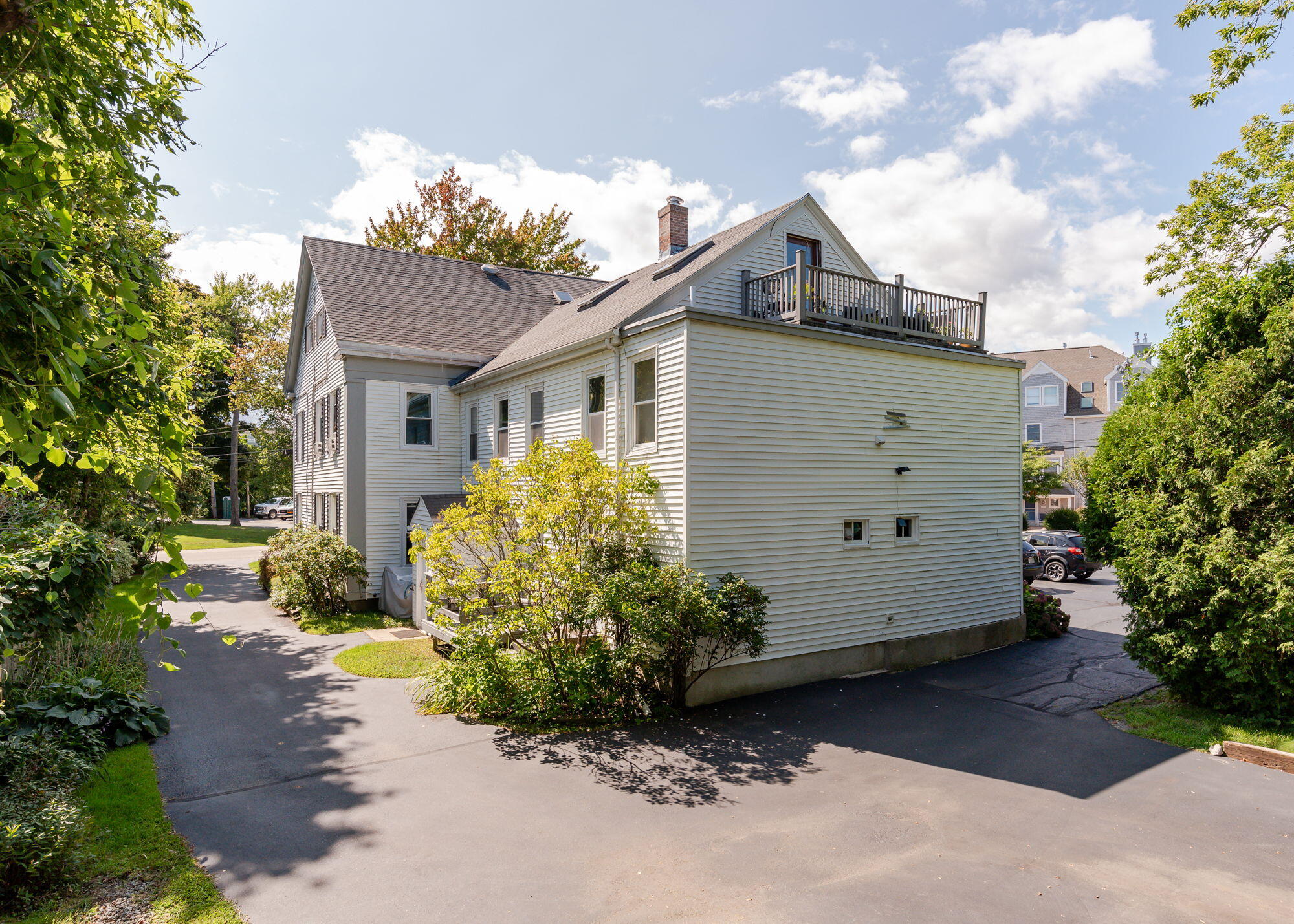 2 Oak Street