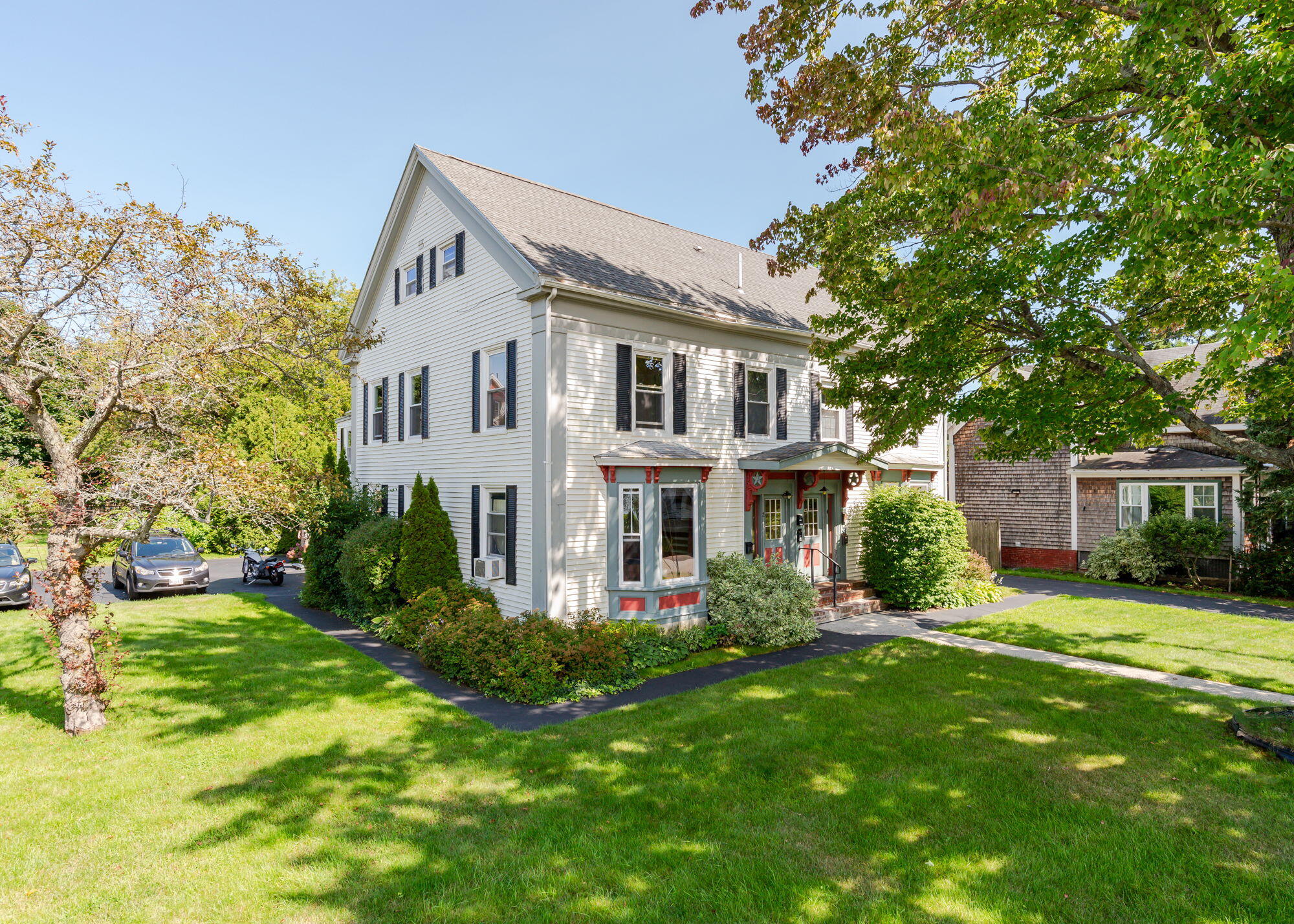 2 Oak Street