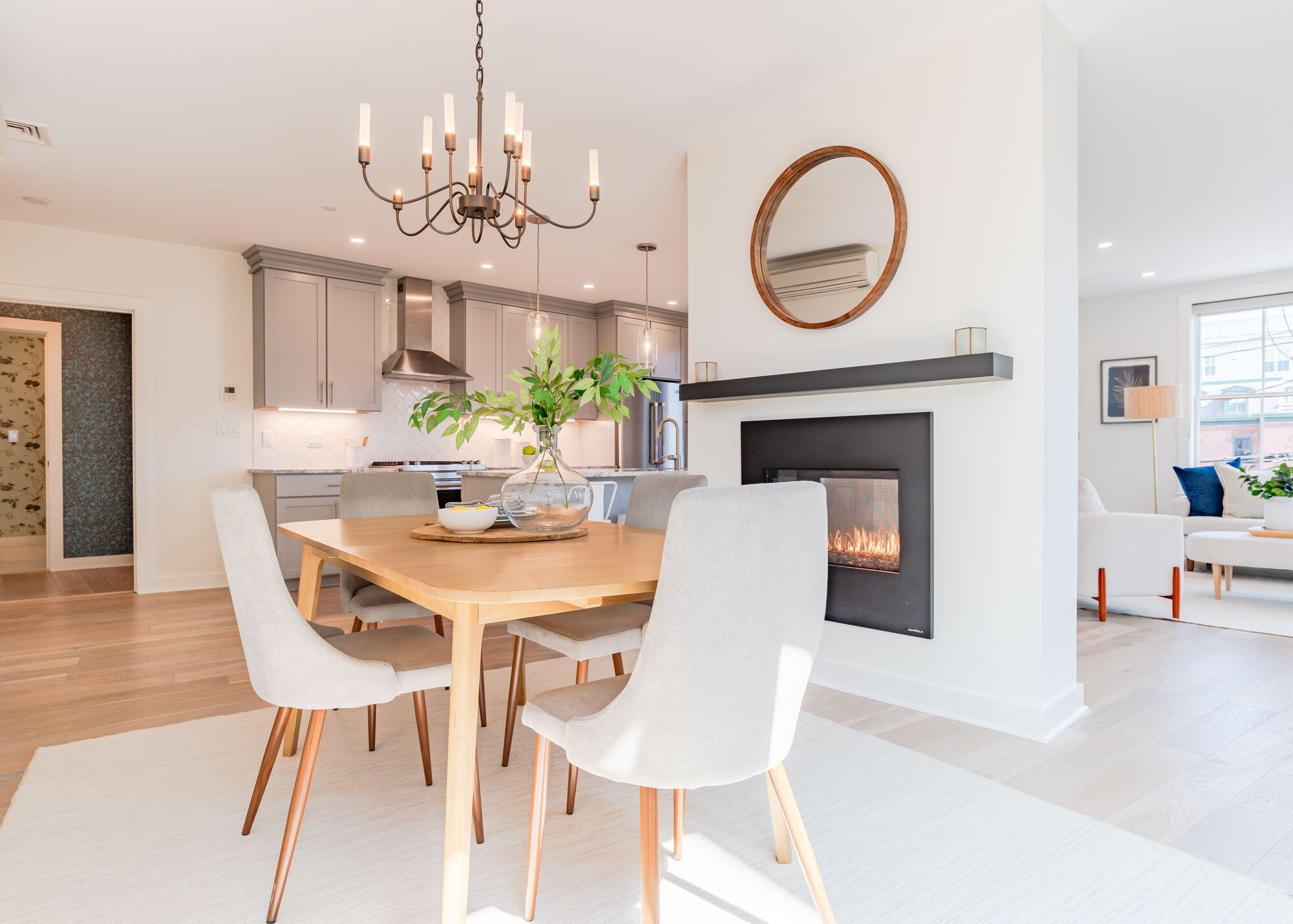 62 India Street, 304