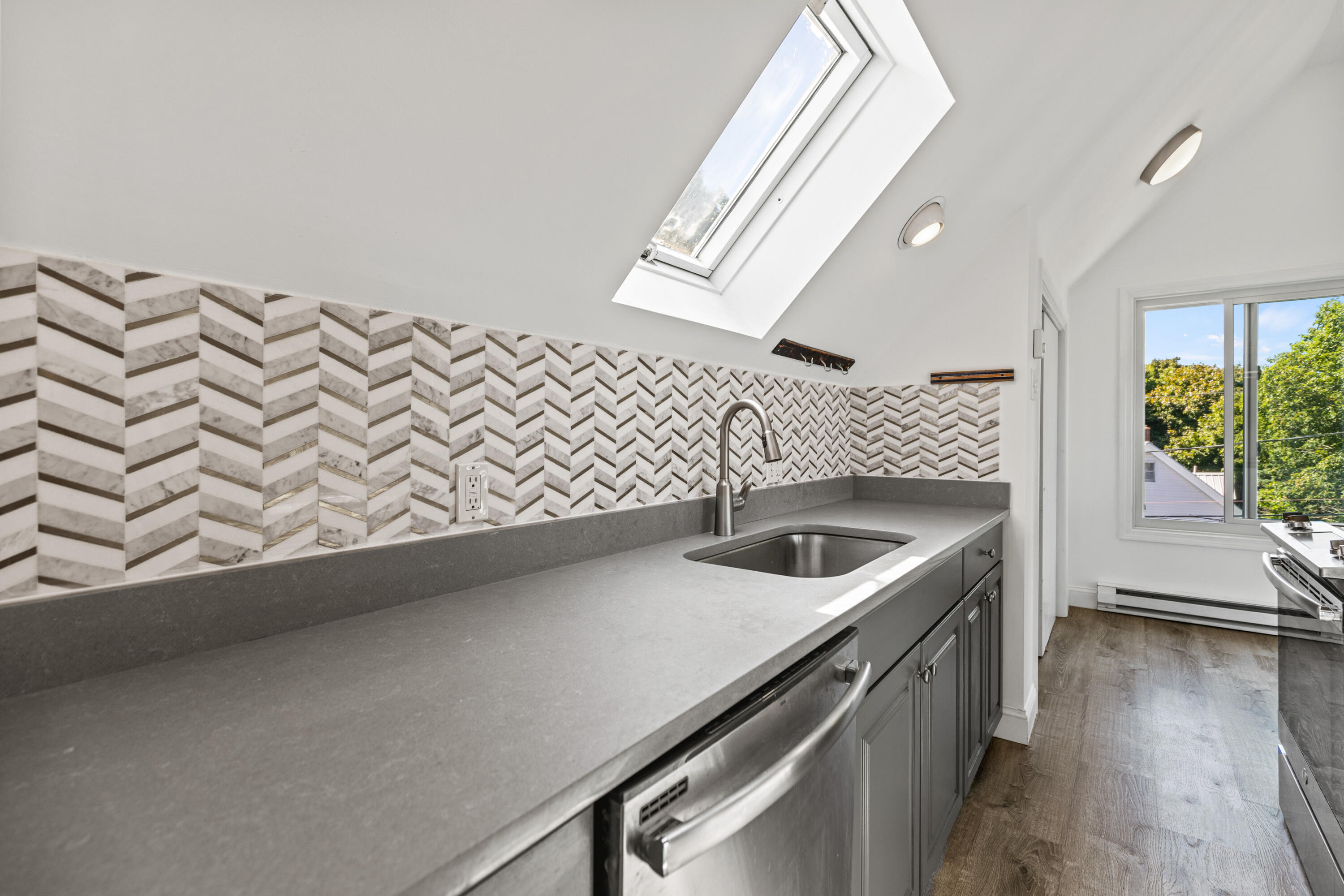 60 Surfsite Road