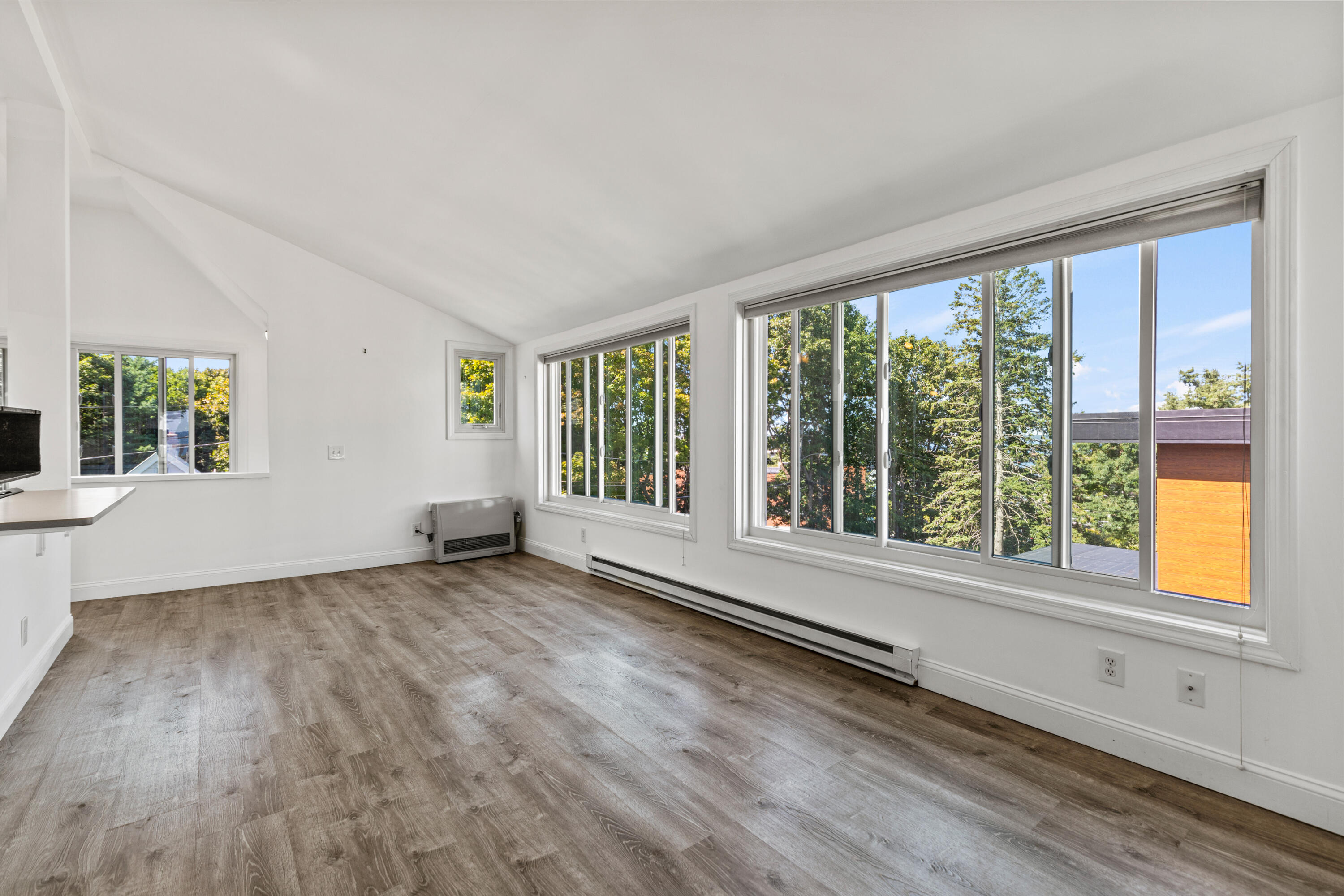 60 Surfsite Road