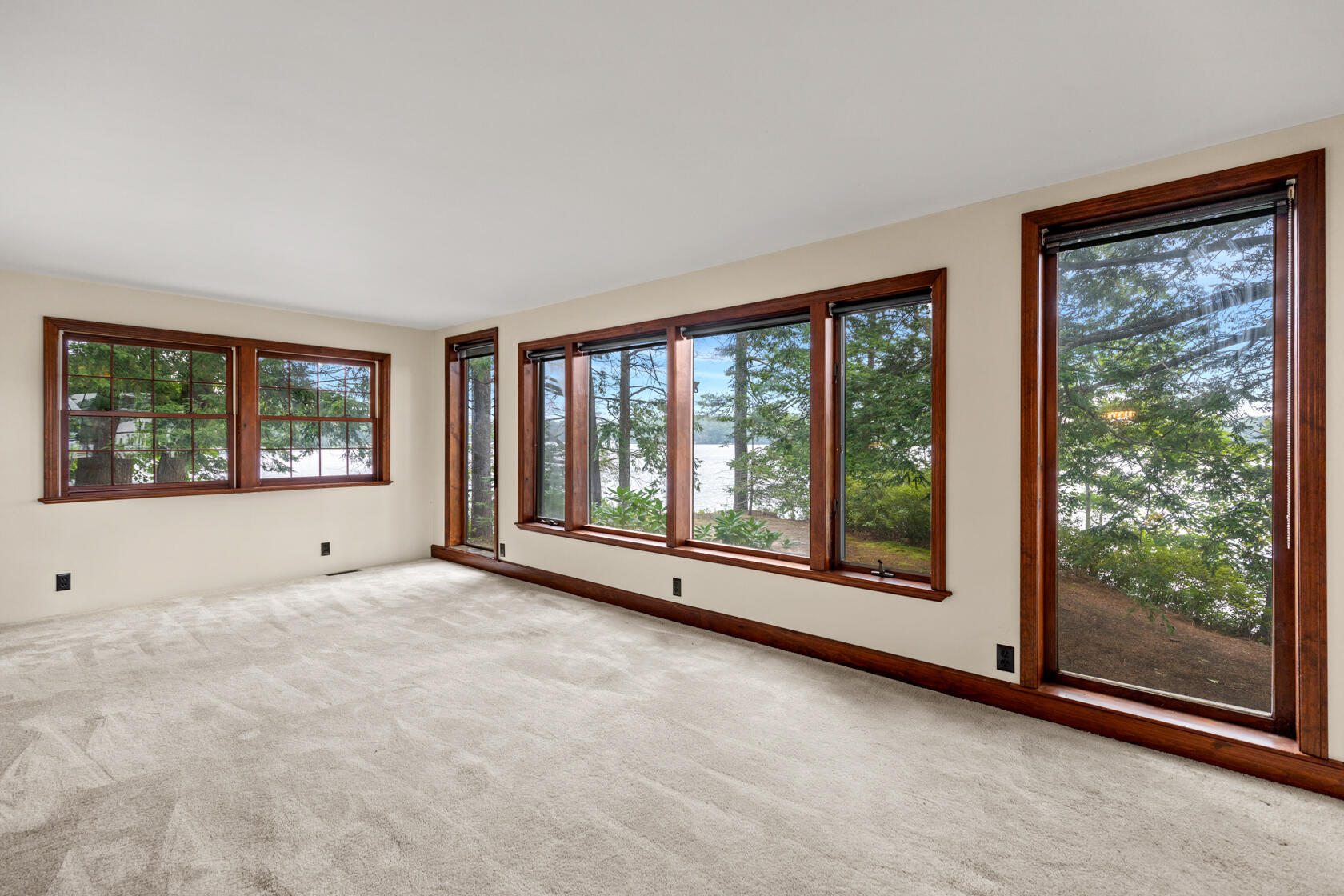 45 Lakeside Drive