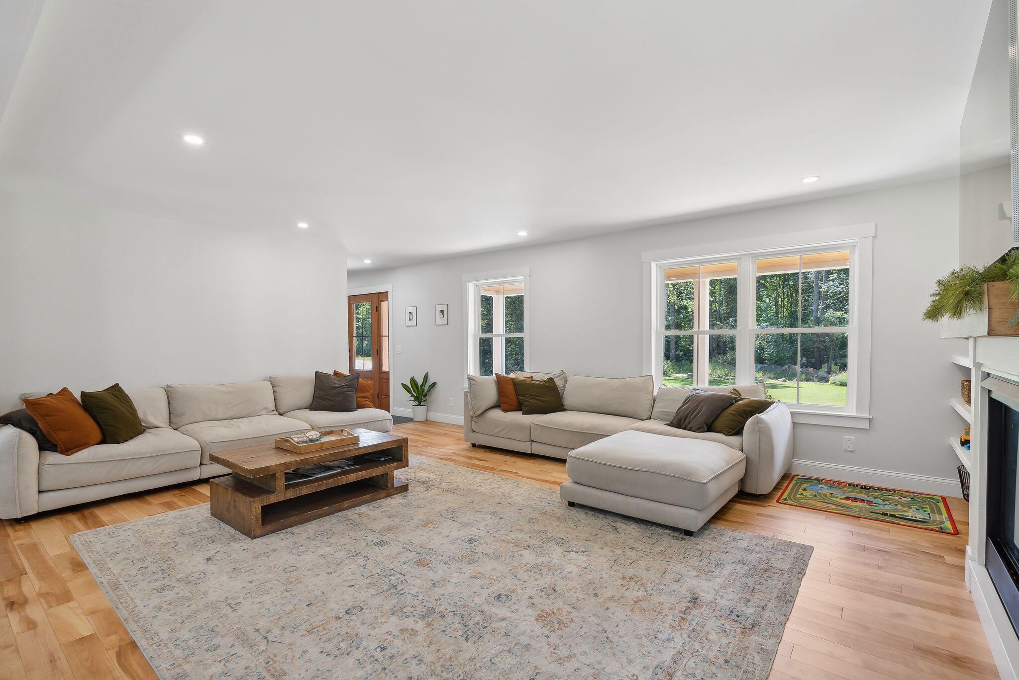 735 Hallowell Road