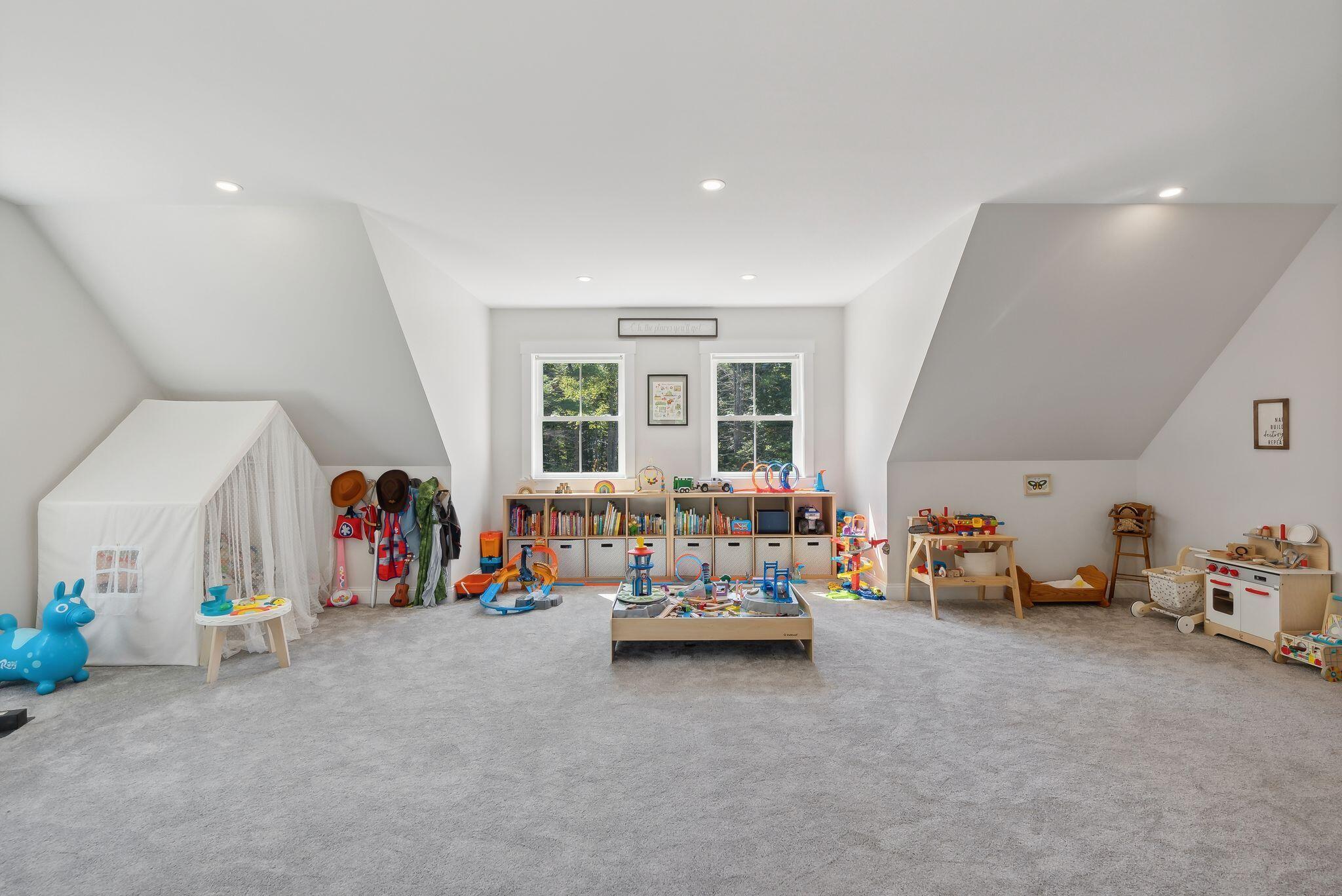 735 Hallowell Road