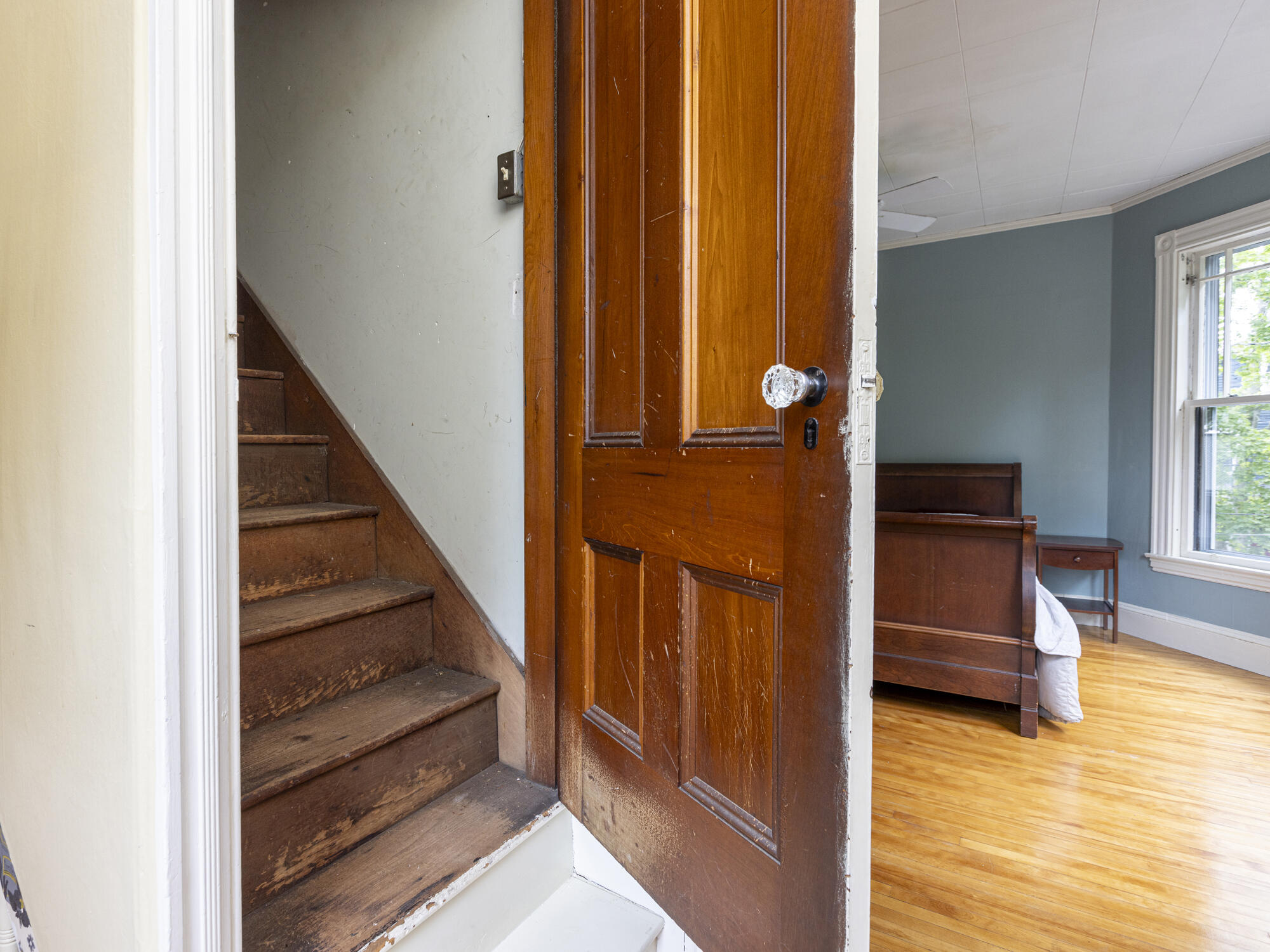 16 Nevens Street