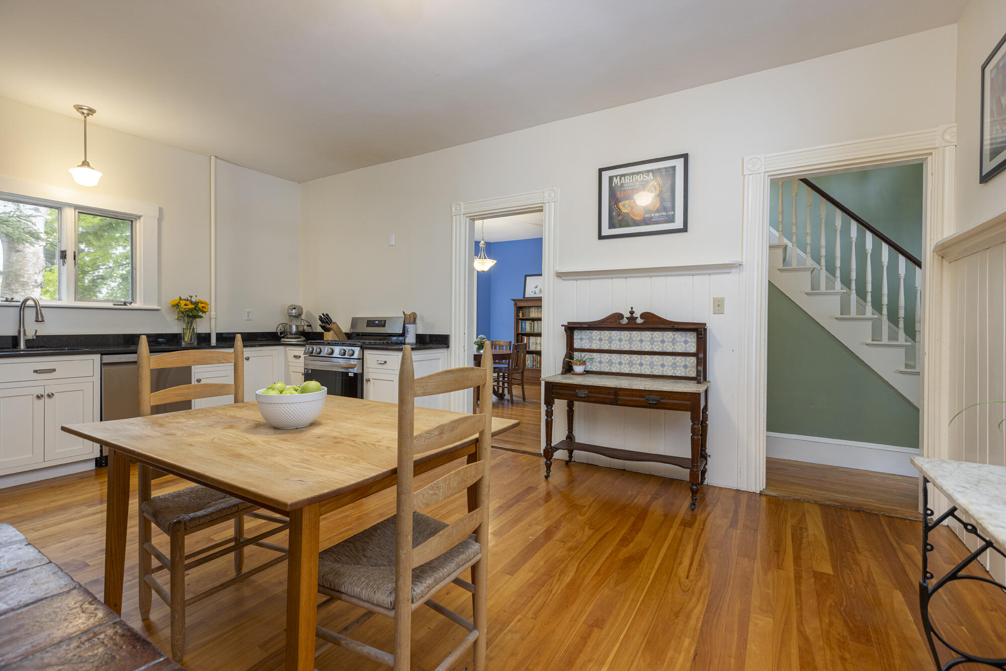 16 Nevens Street