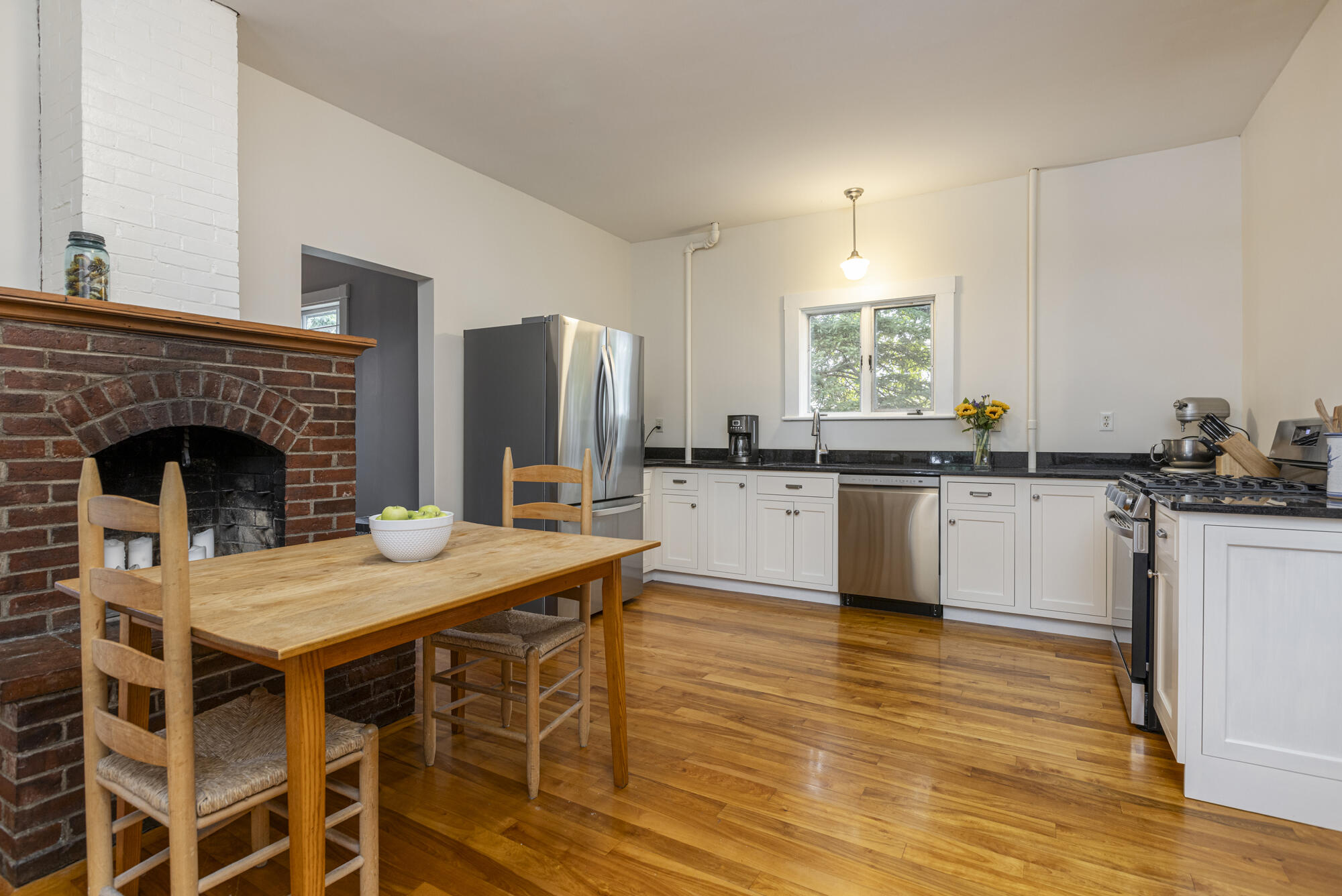 16 Nevens Street