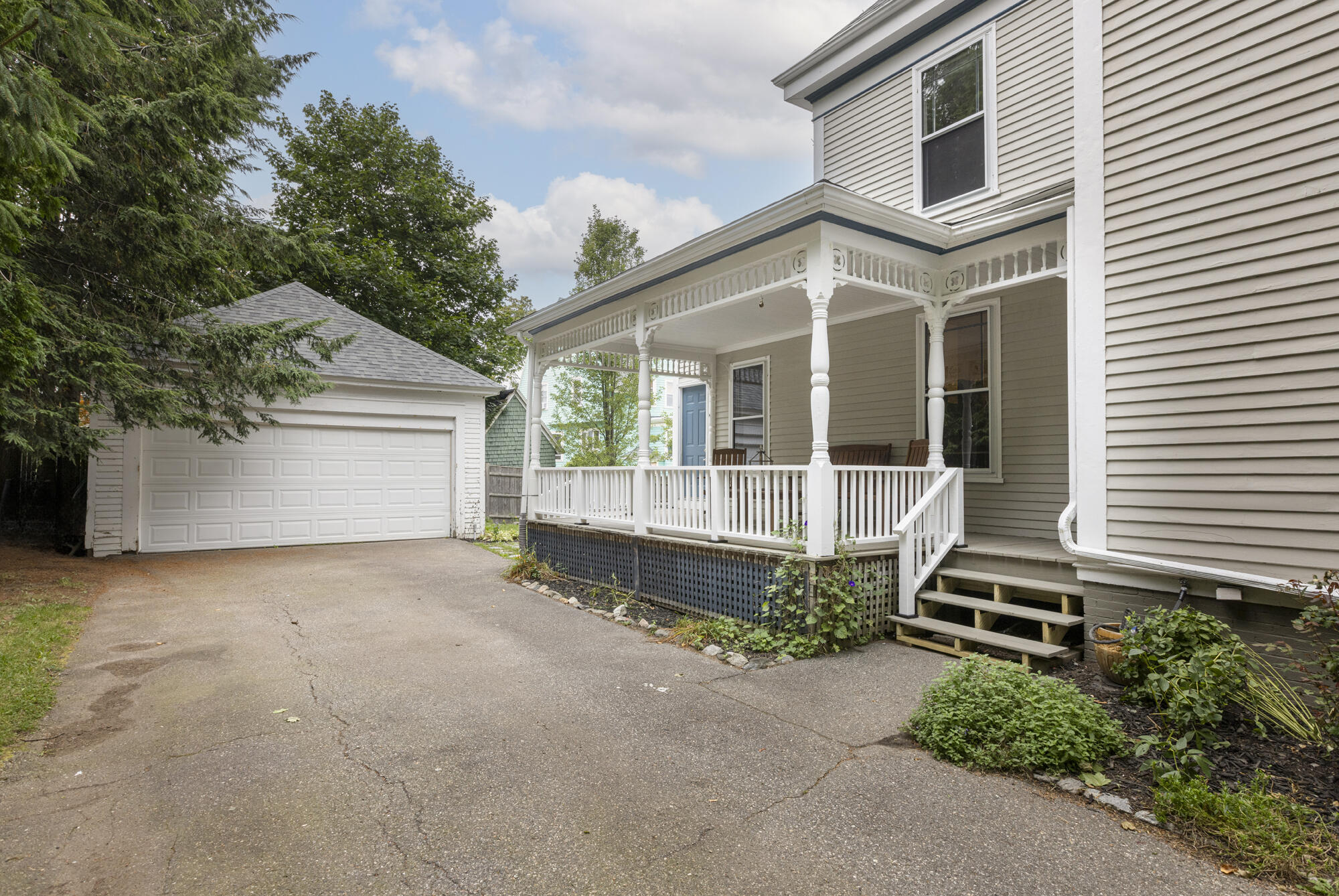 16 Nevens Street
