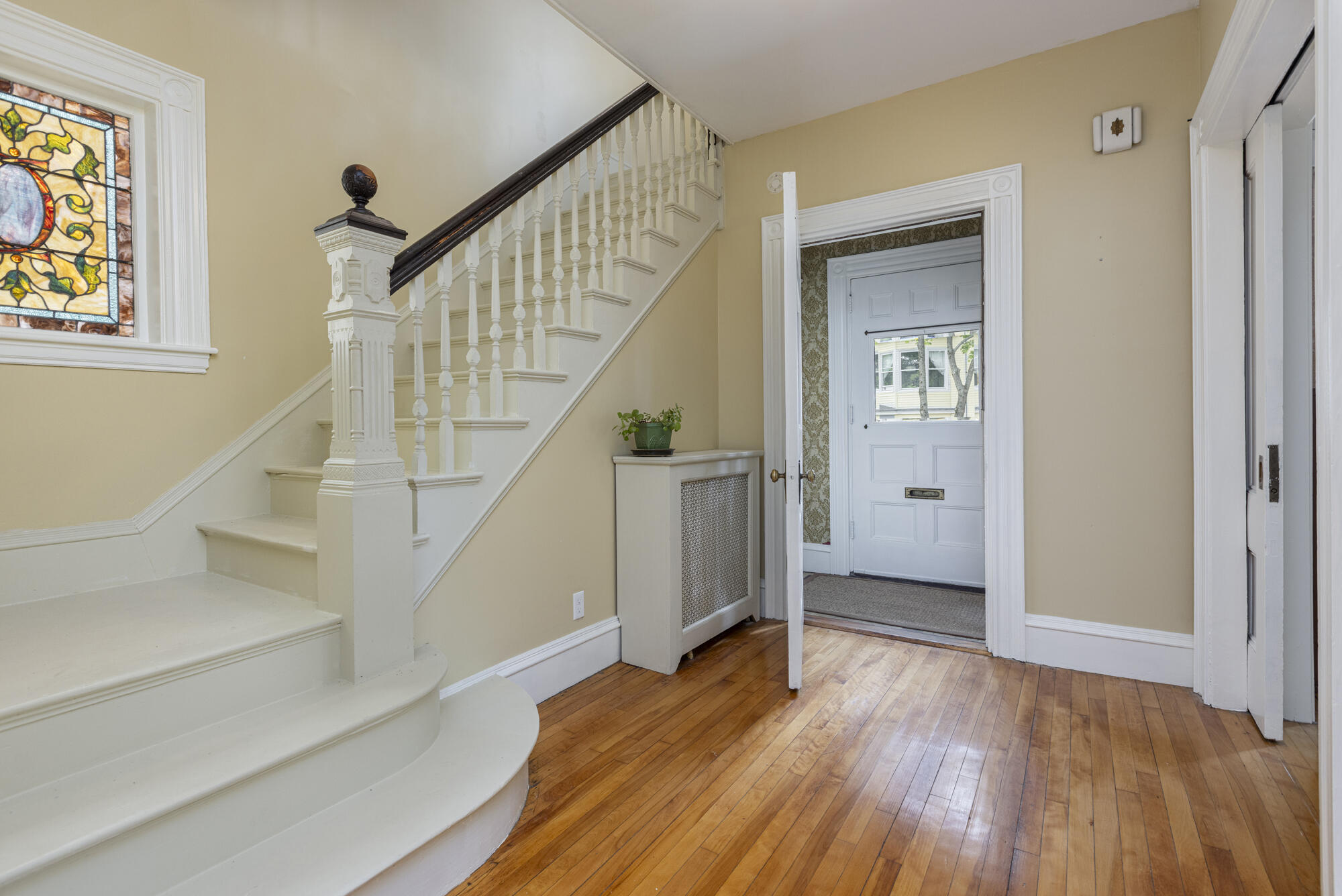 16 Nevens Street