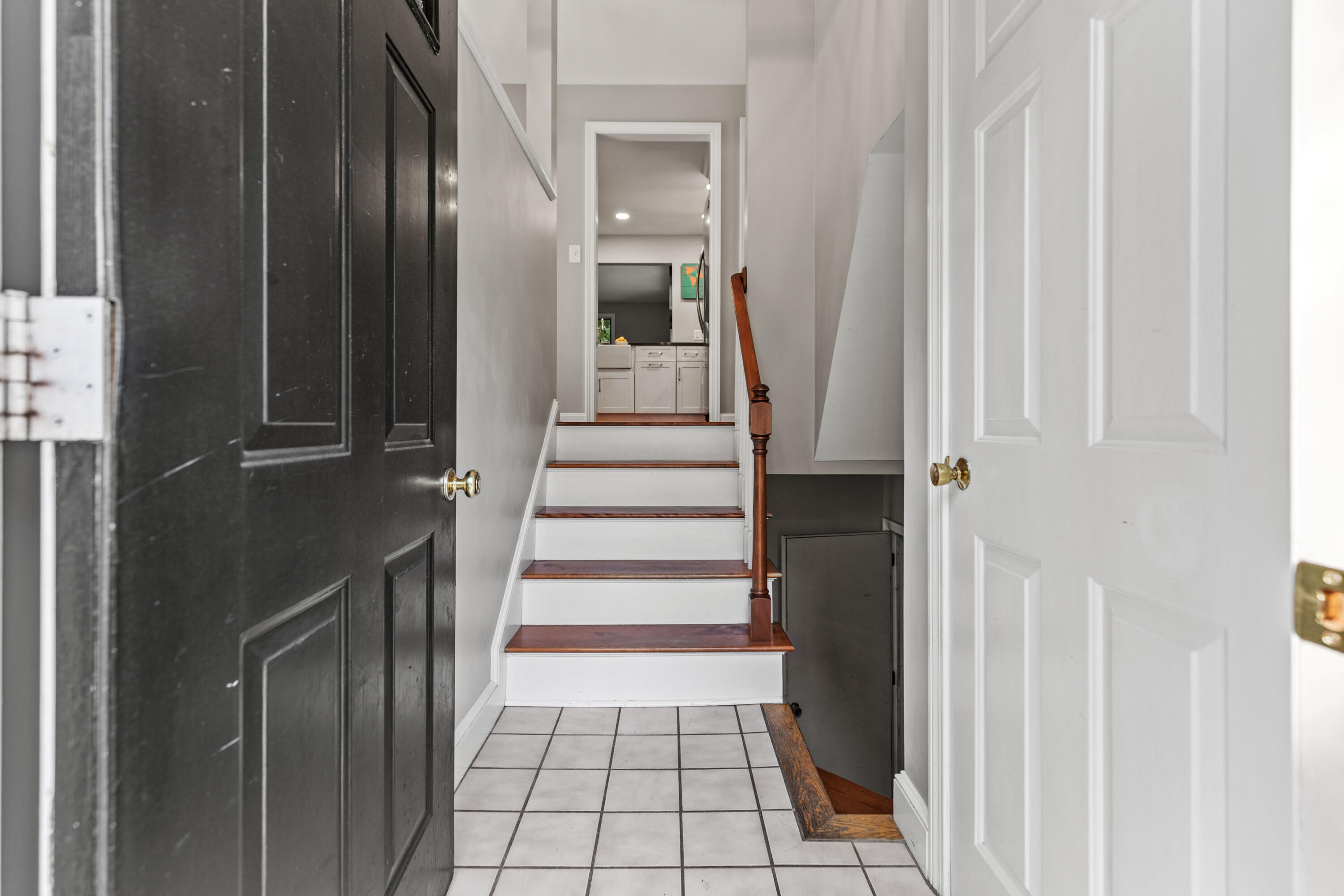 6 Hemlock Hill Road