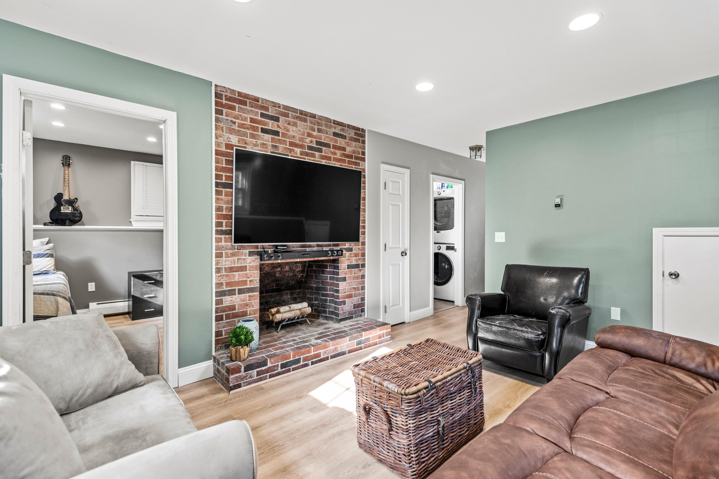 6 Hemlock Hill Road