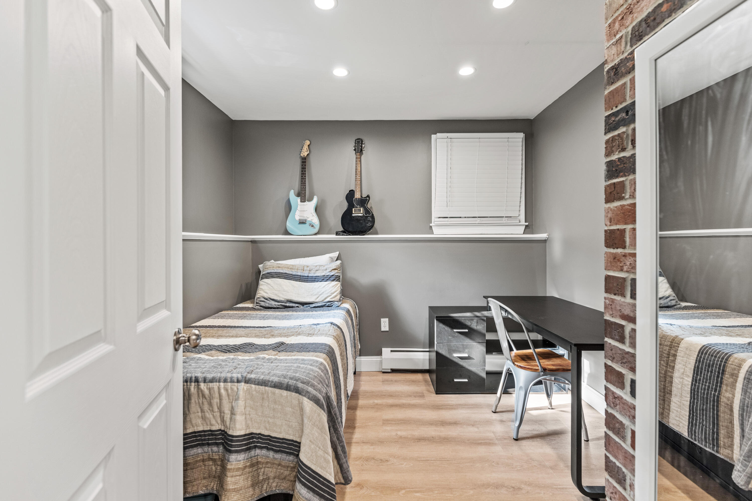 6 Hemlock Hill Road