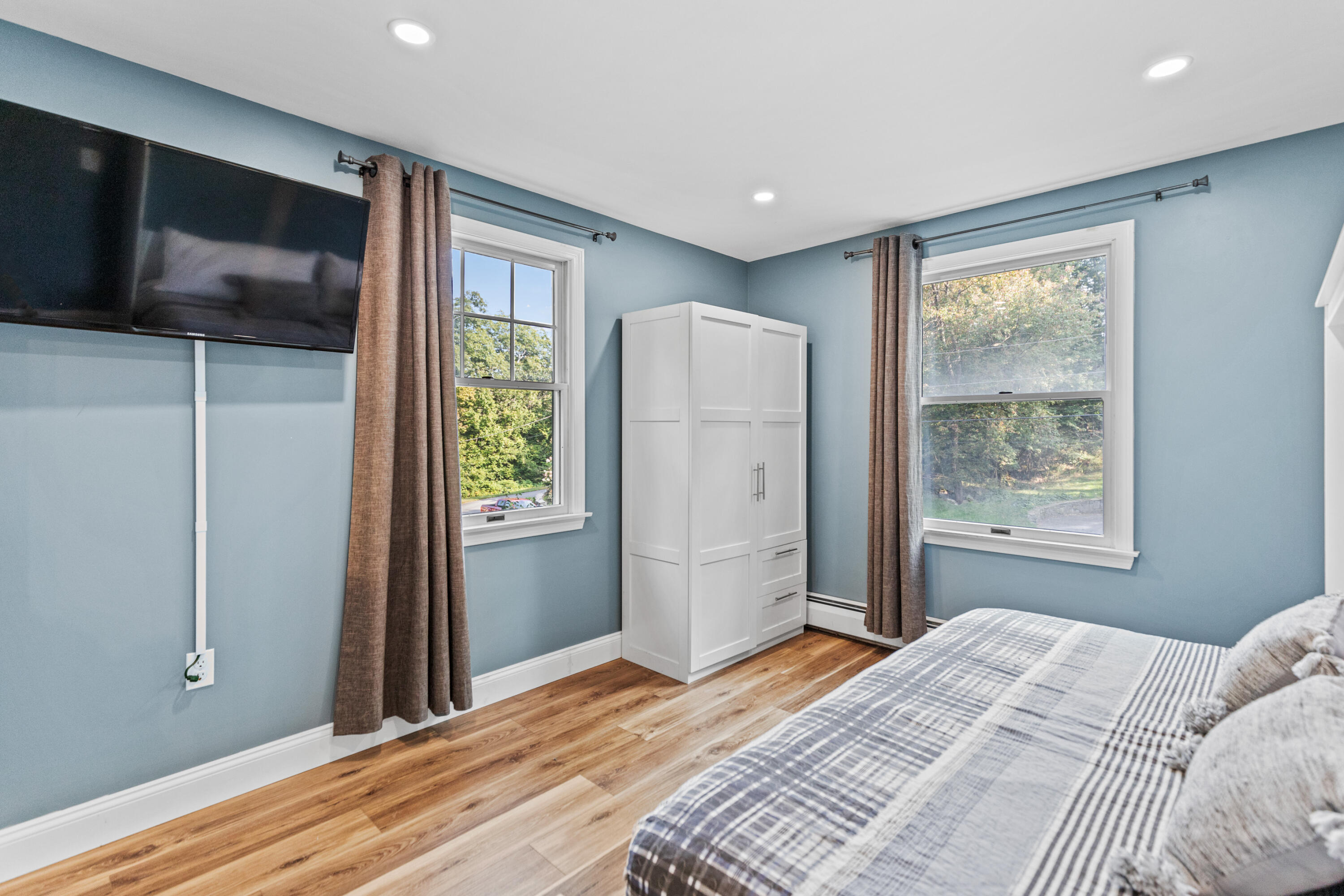 6 Hemlock Hill Road