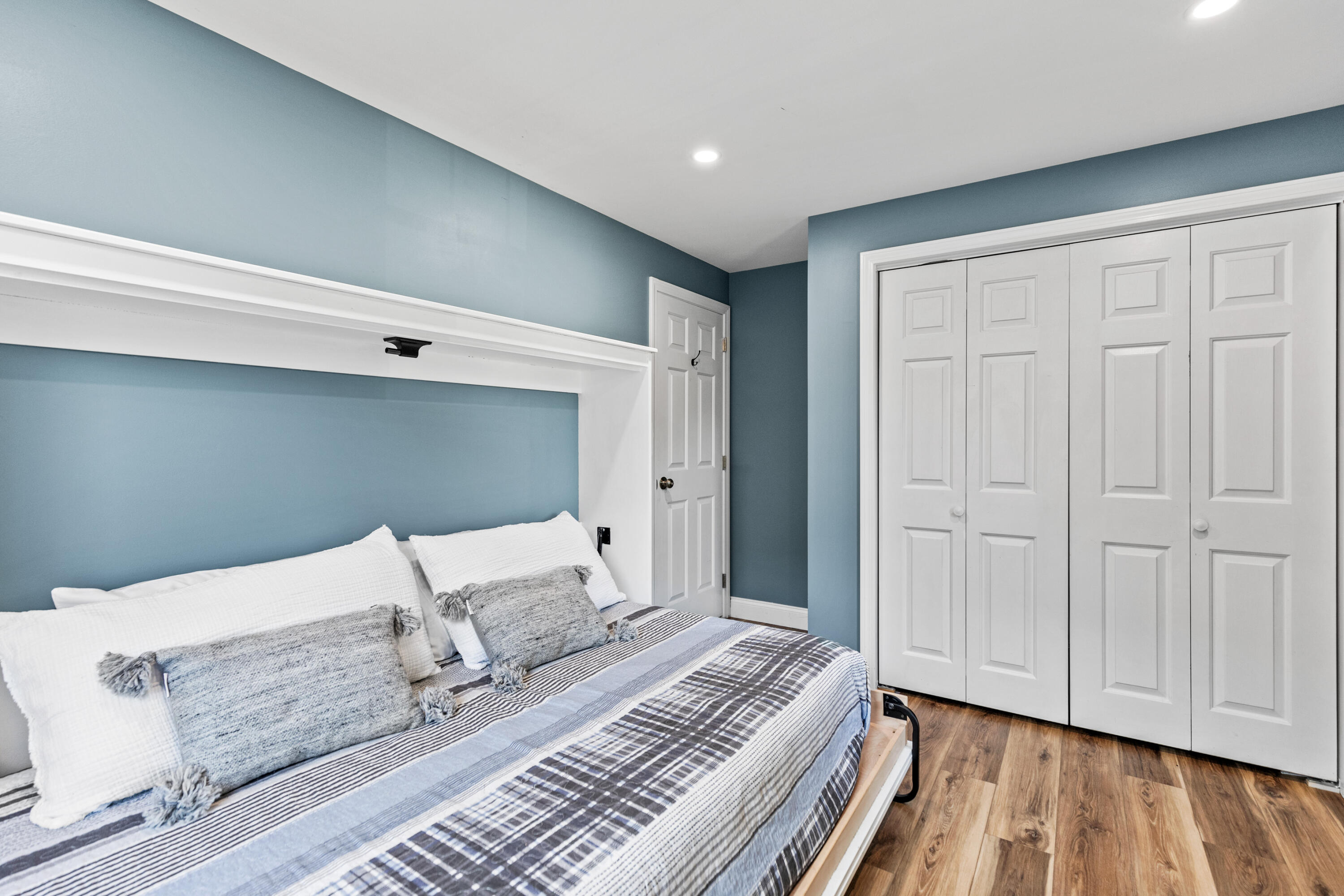 6 Hemlock Hill Road