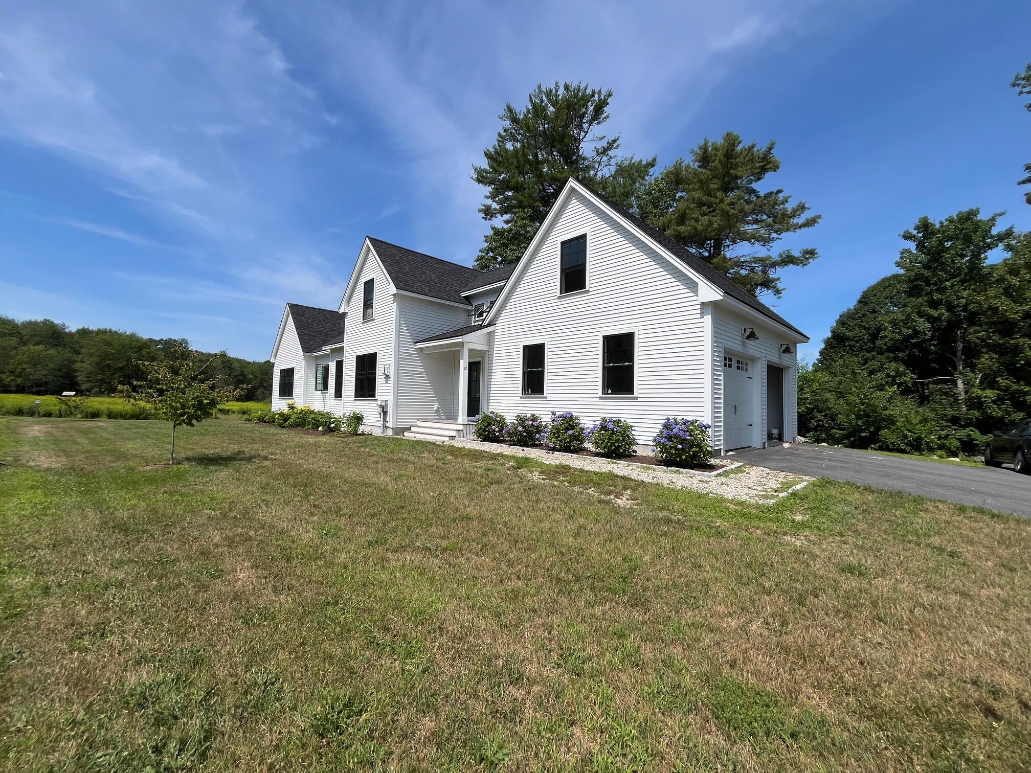 12 Lone Pine Lane