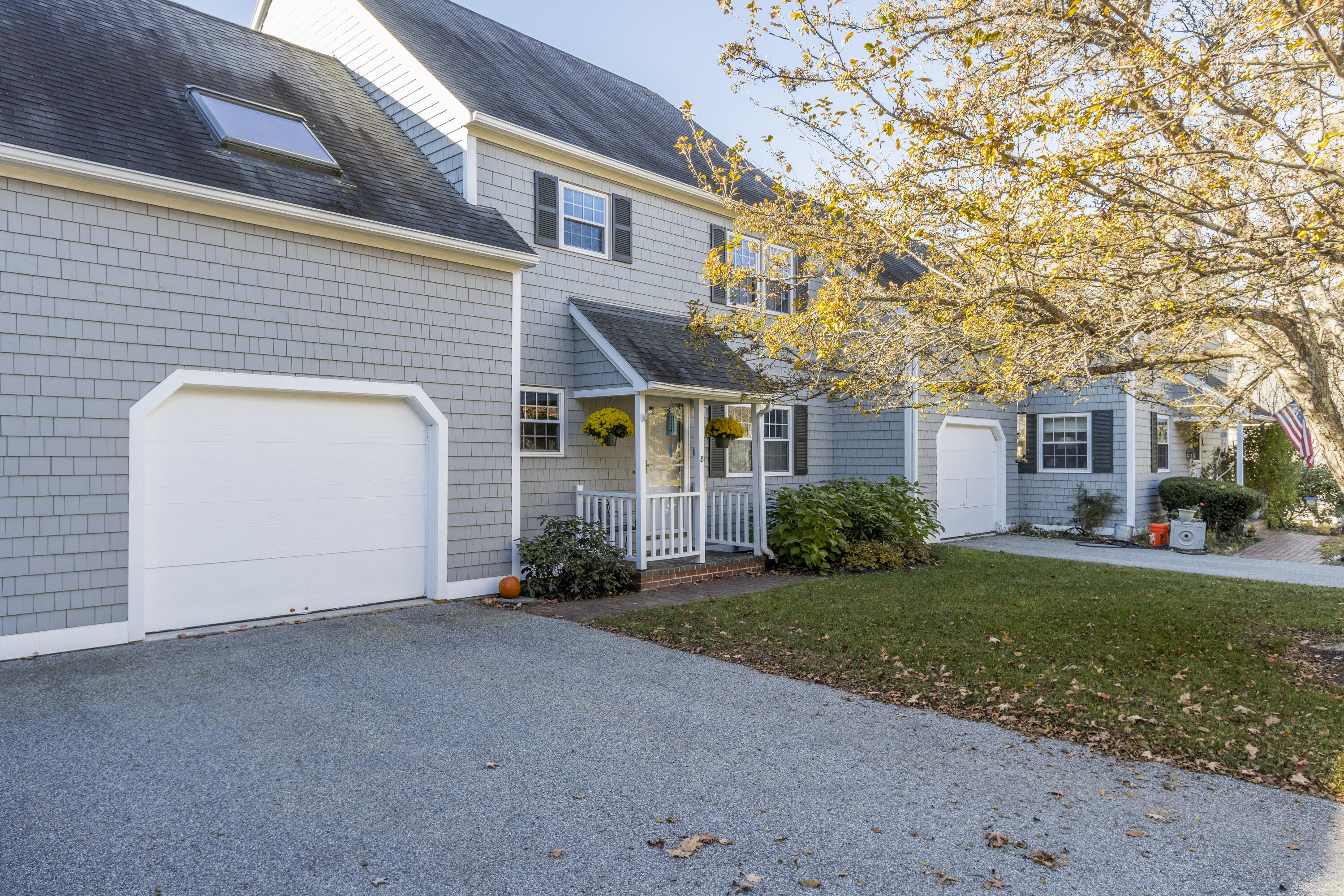 8 Lupine Court, 8