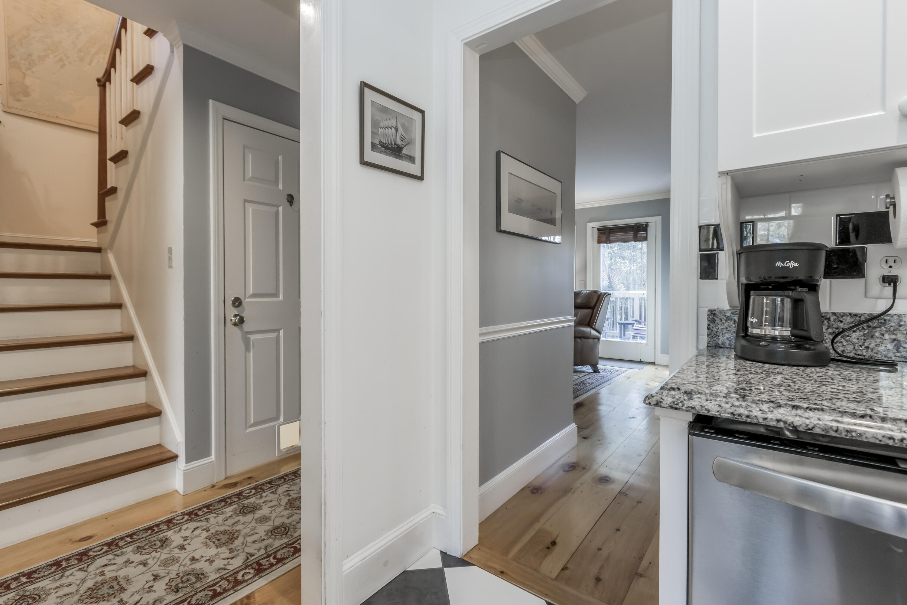 8 Lupine Court, 8