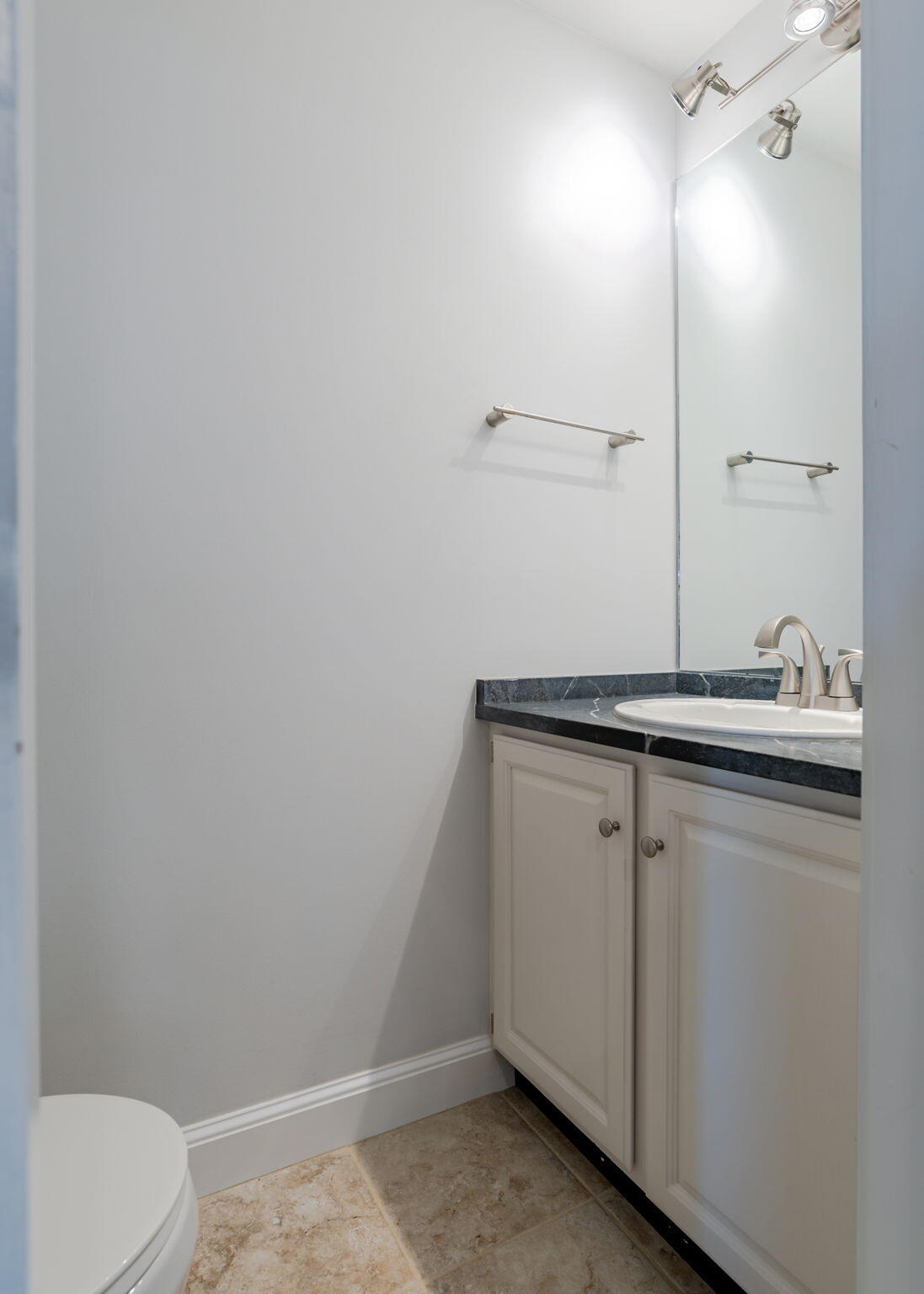 149 Fort Road, 4