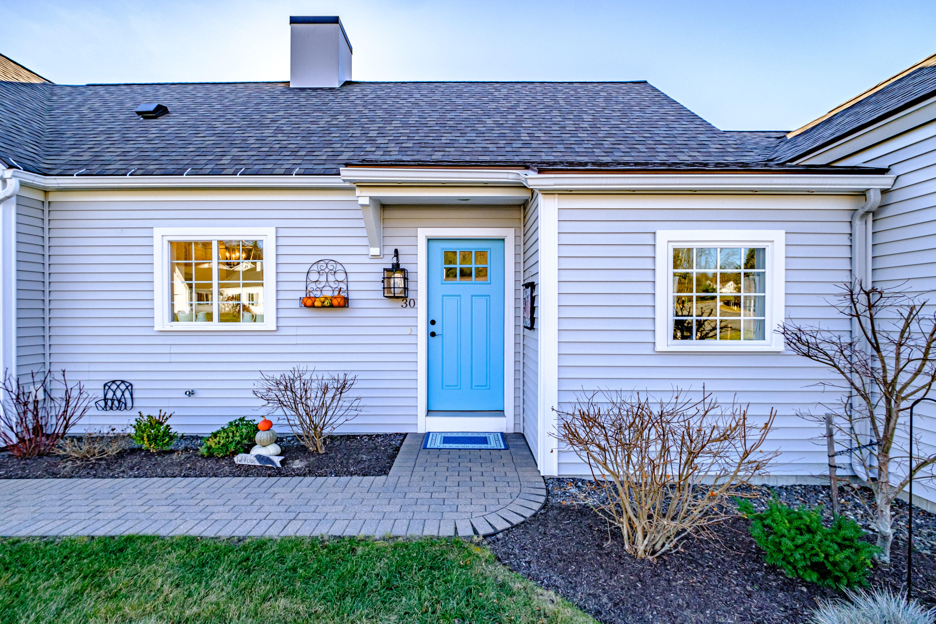 30 Carlisle Way, 33