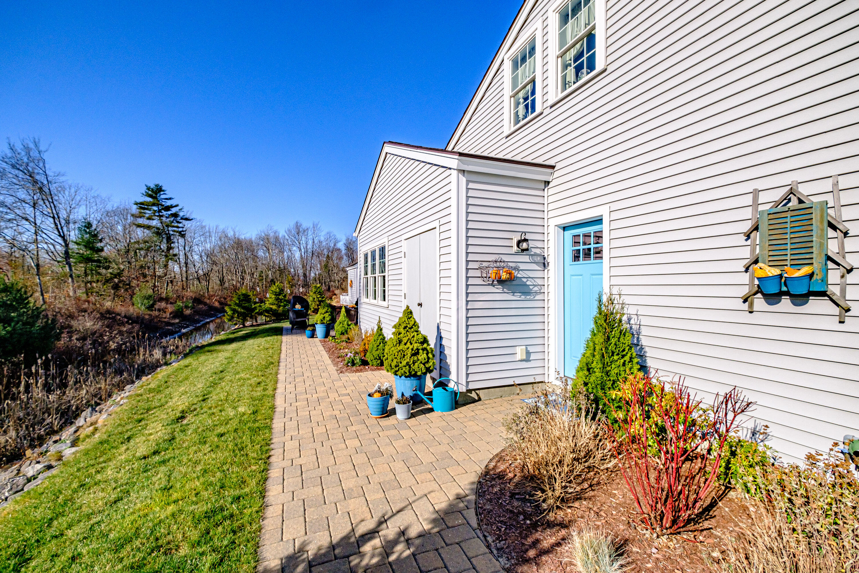 30 Carlisle Way, 33