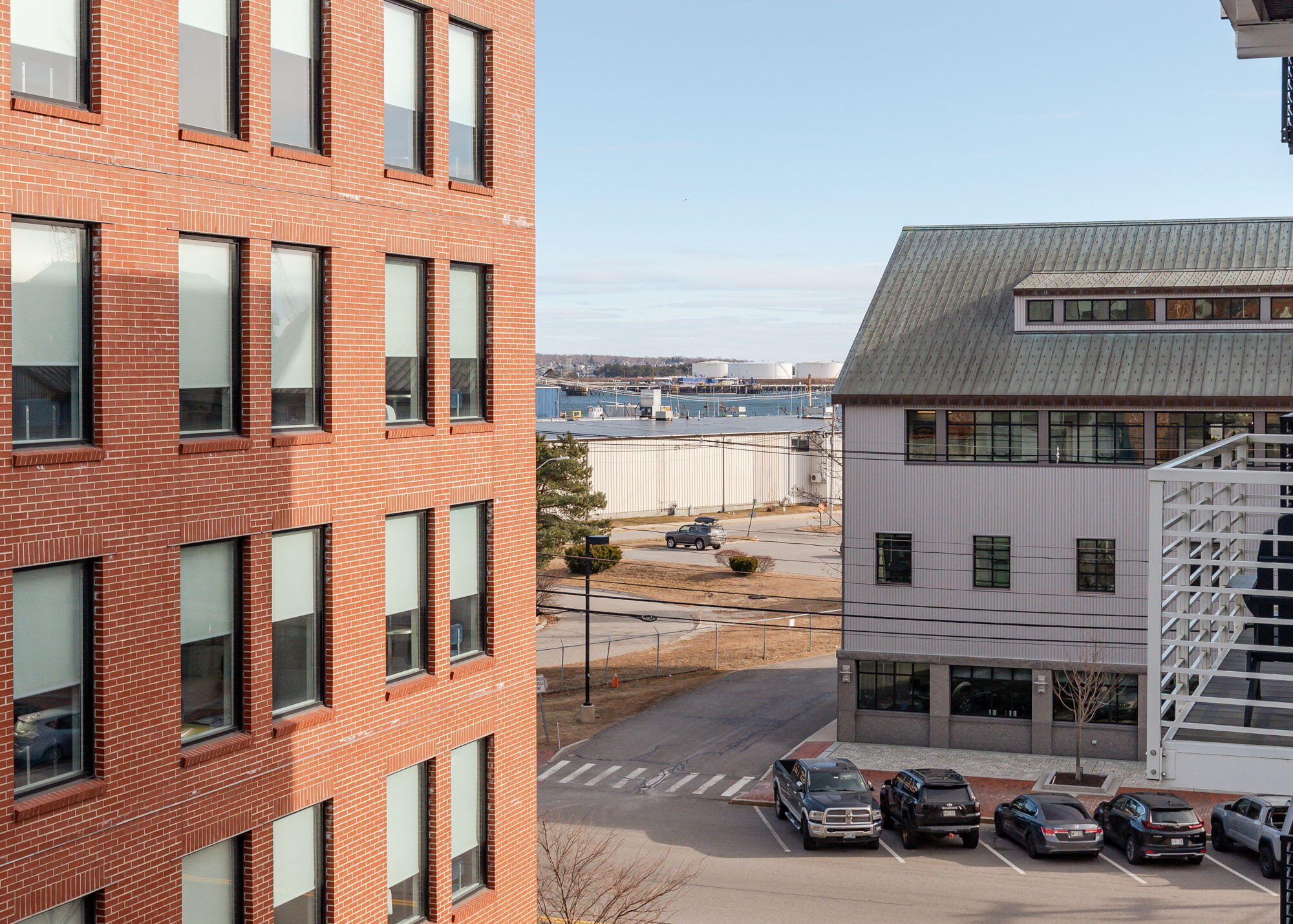 383 Commercial Street, 404