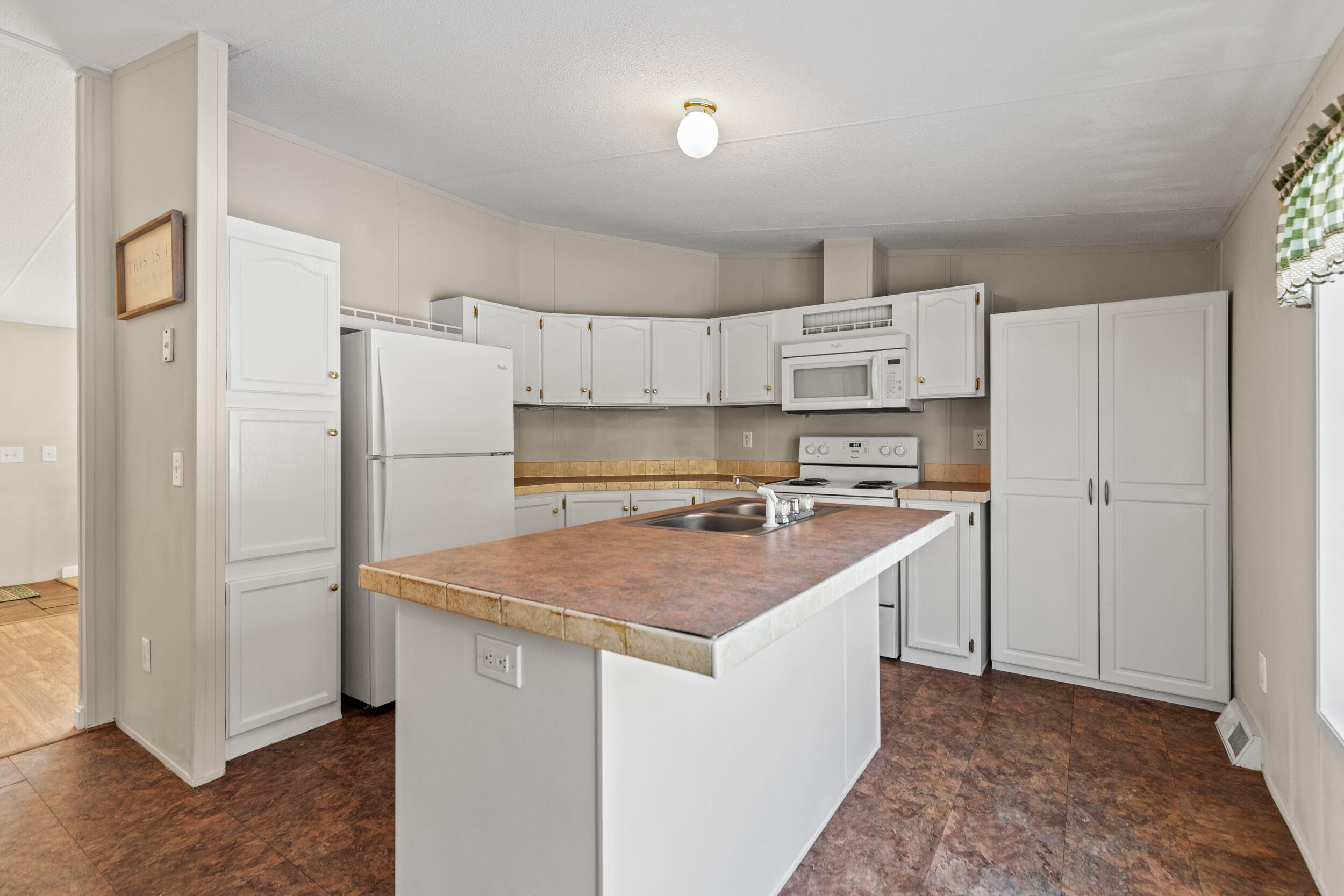 105 Ledgewood Drive