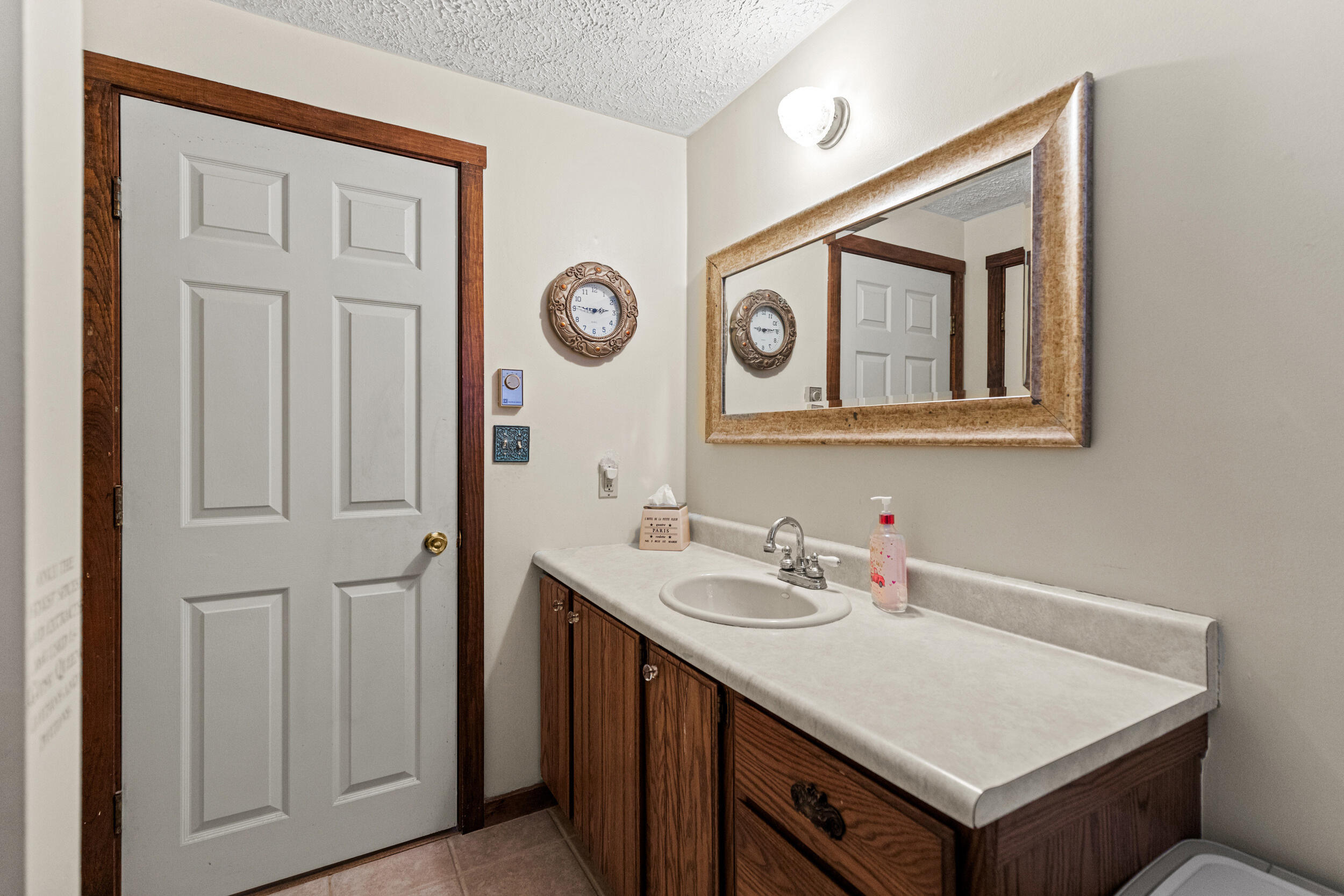 14 Ward Circle, 14