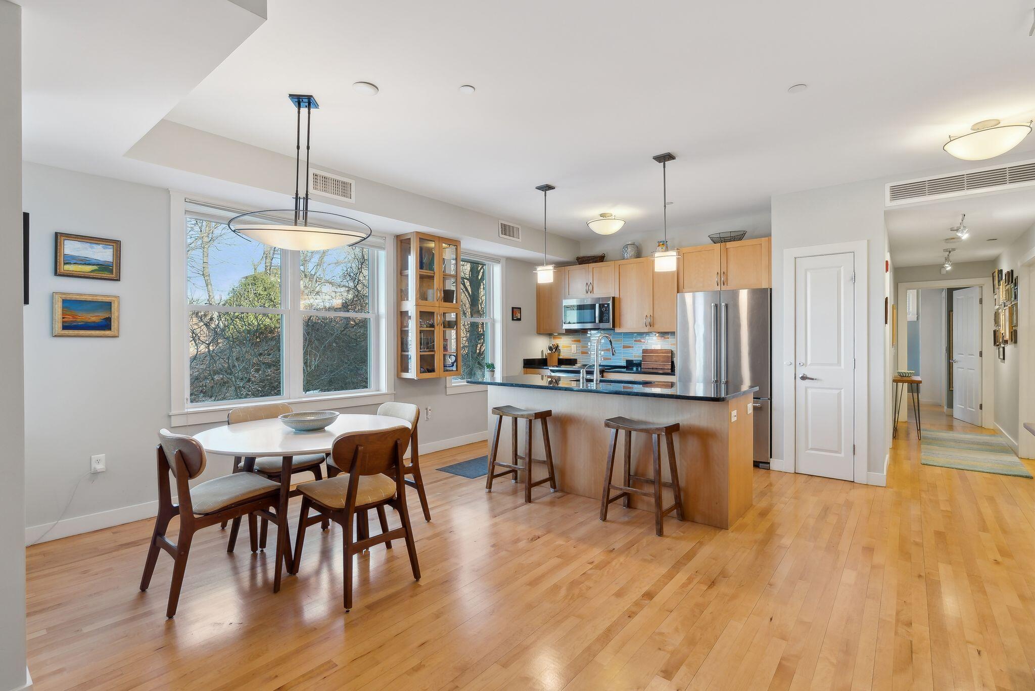 135 Sheridan Street, 303
