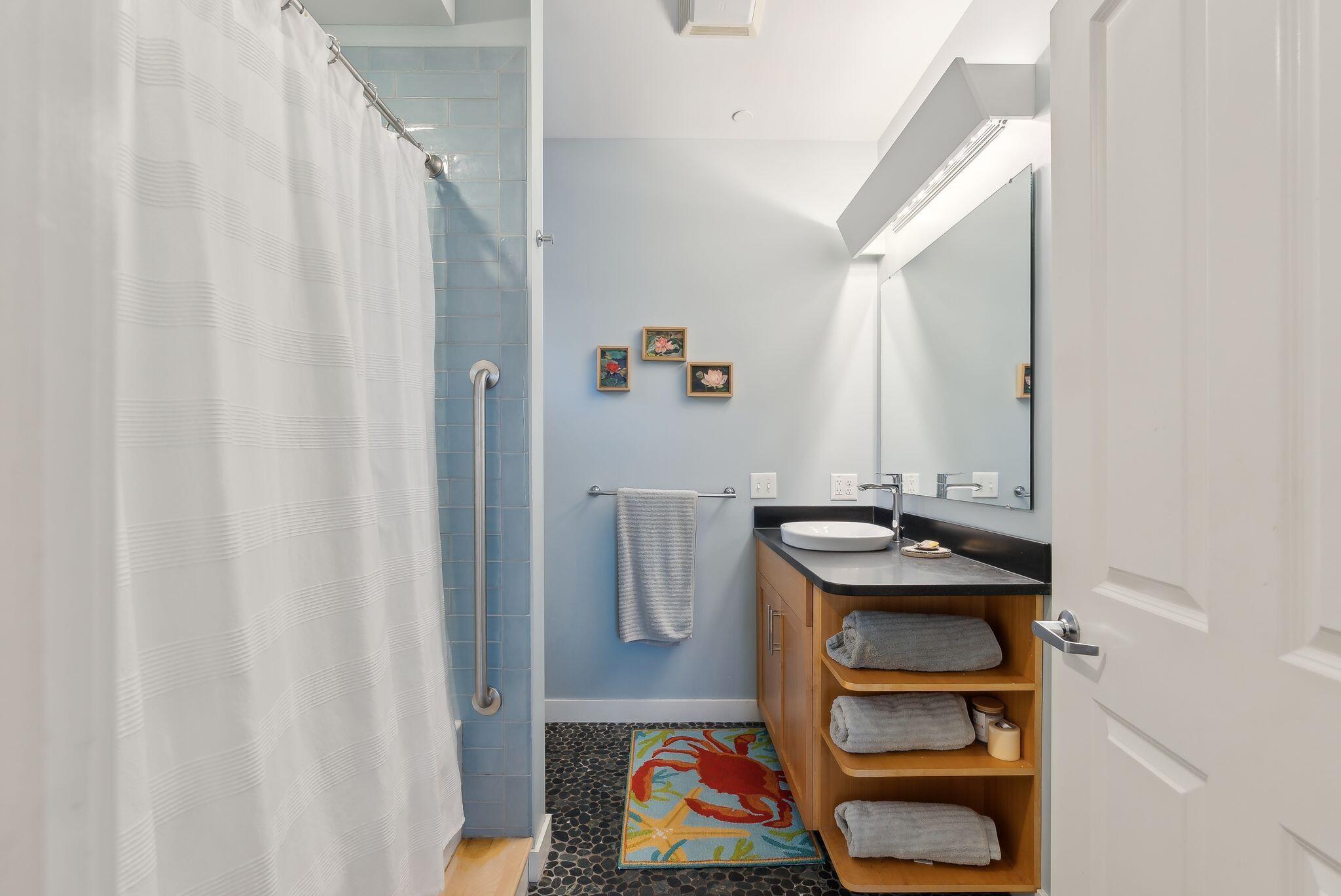 135 Sheridan Street, 303