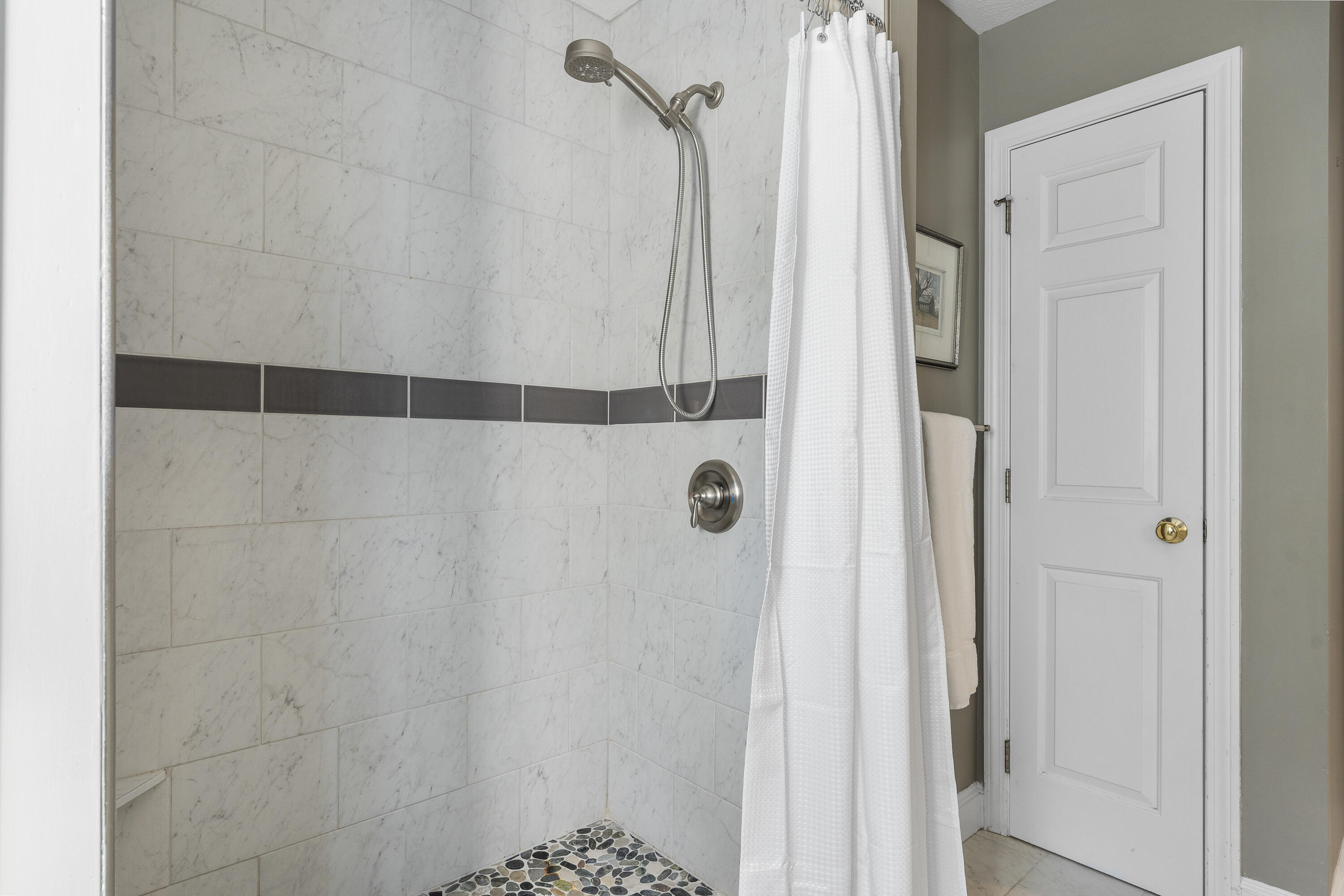 6 Juneberry Court, 6