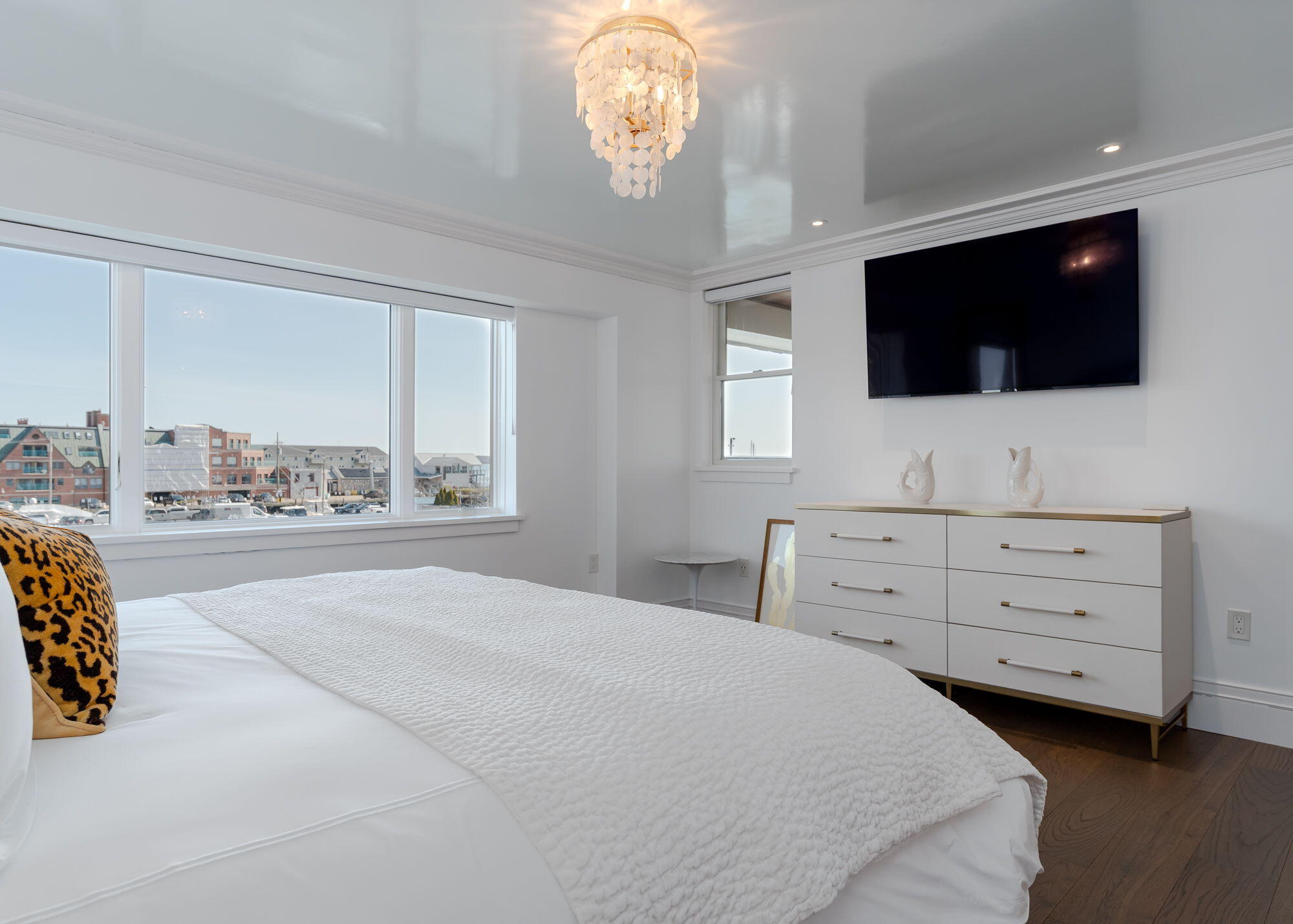 711 Chandlers Wharf, 711