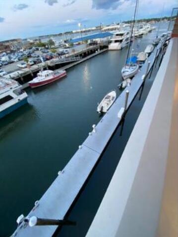 711 Chandlers Wharf, 711