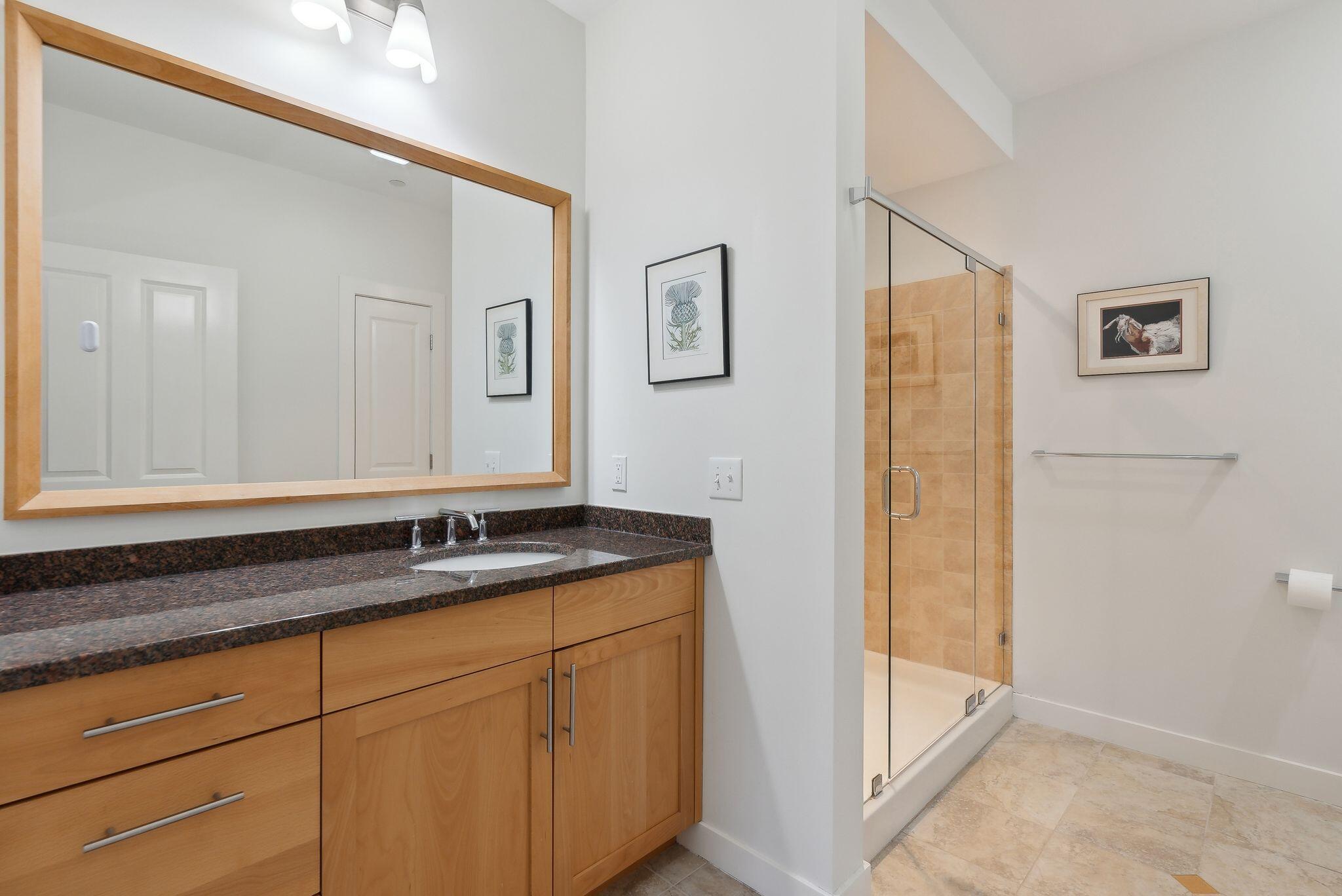 135 Sheridan Street, 307