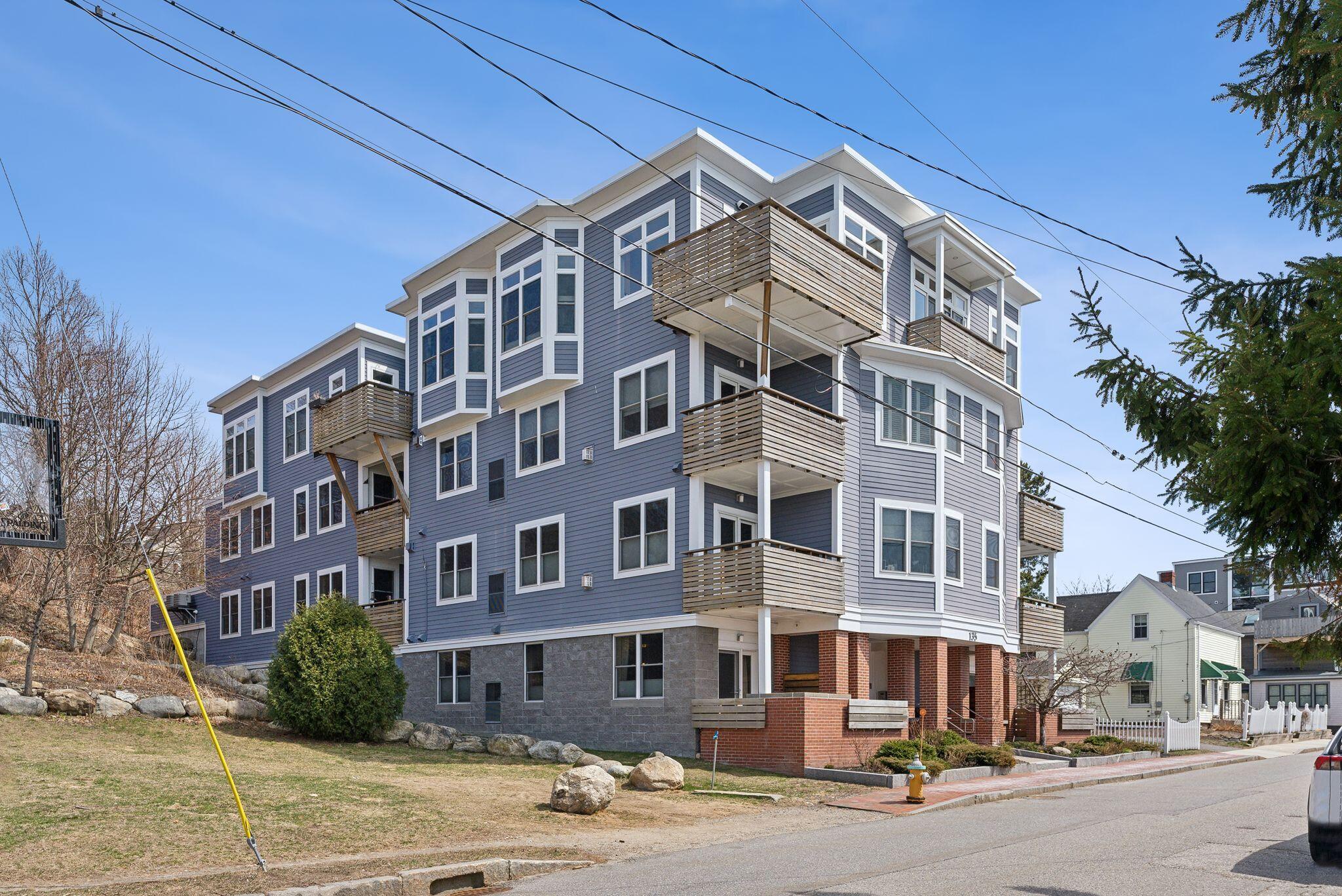 135 Sheridan Street, 307