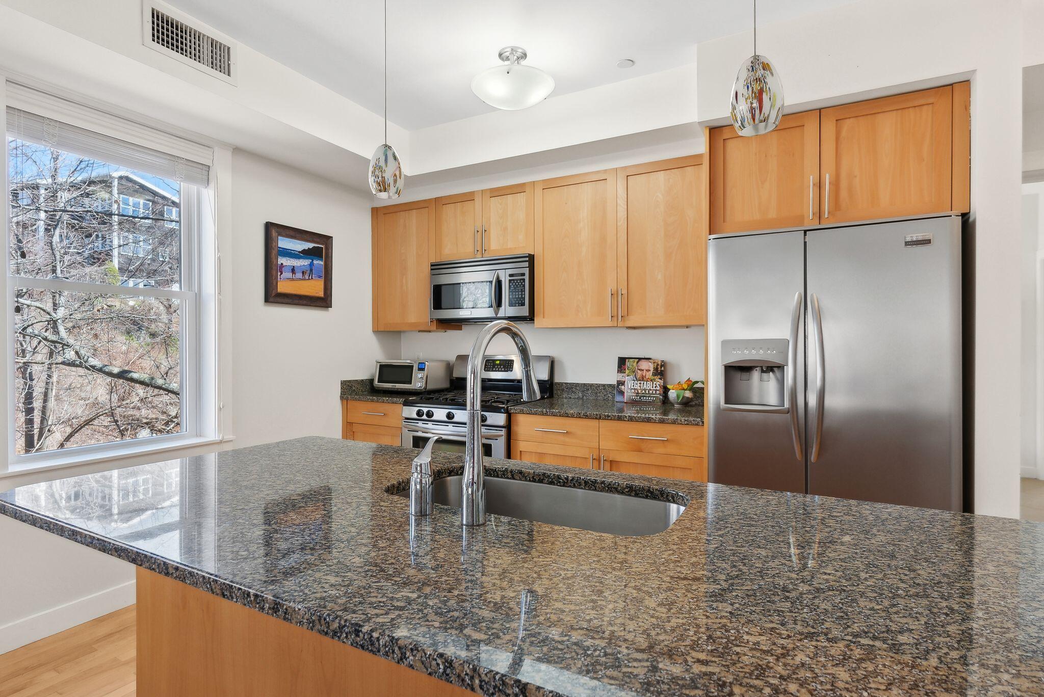 135 Sheridan Street, 307