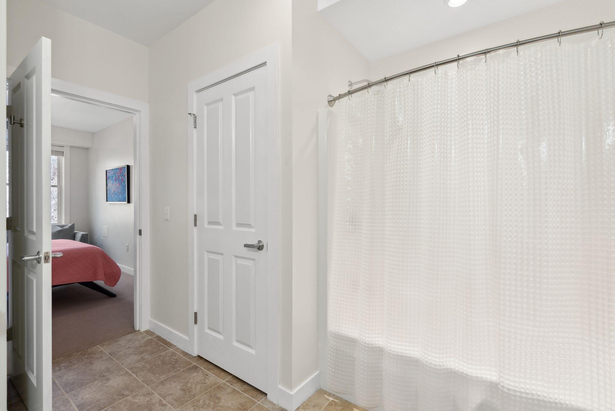 135 Sheridan Street, 307