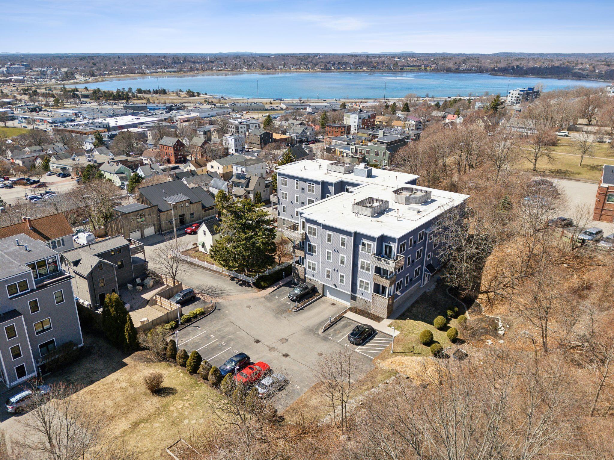 135 Sheridan Street, 307
