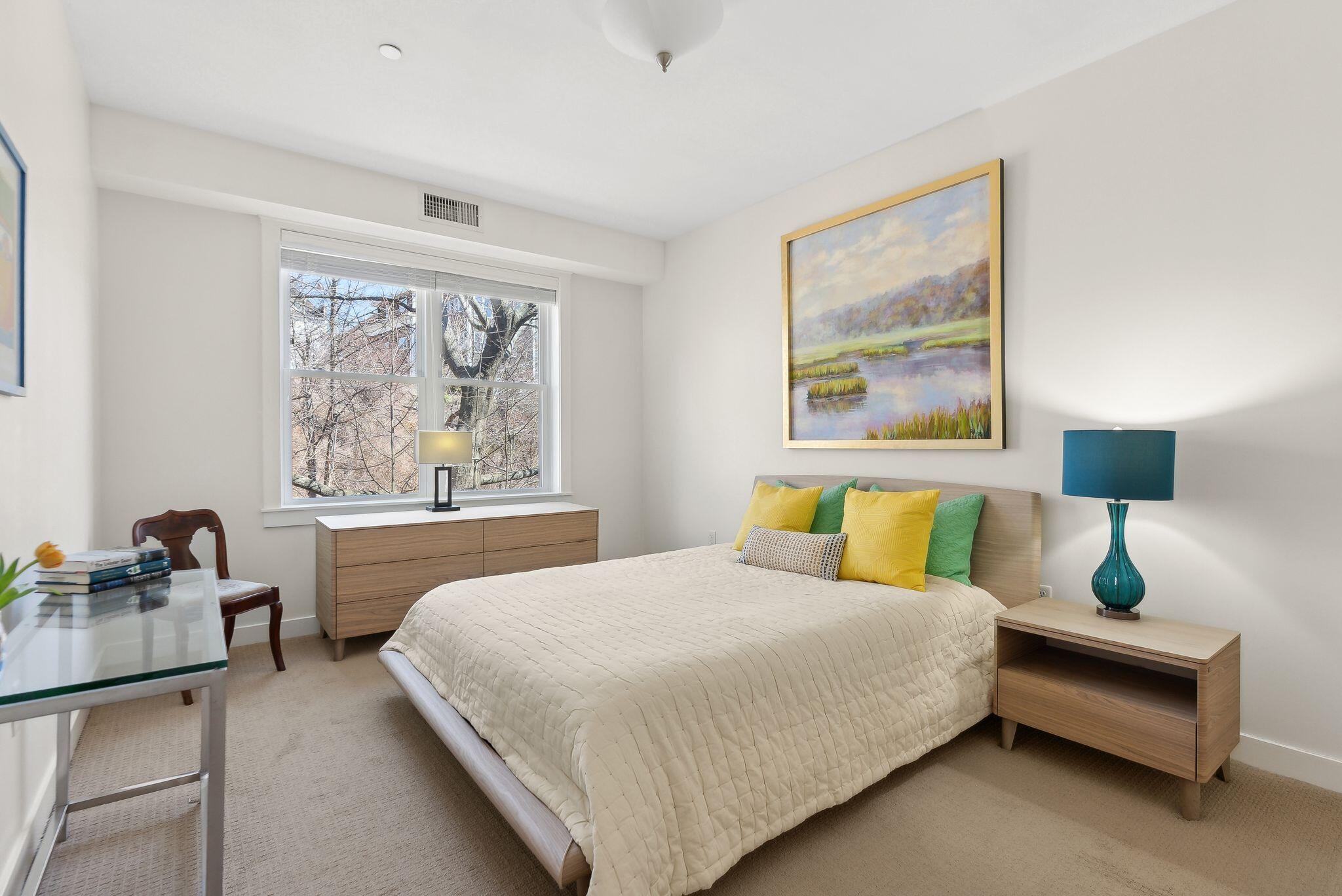 135 Sheridan Street, 307