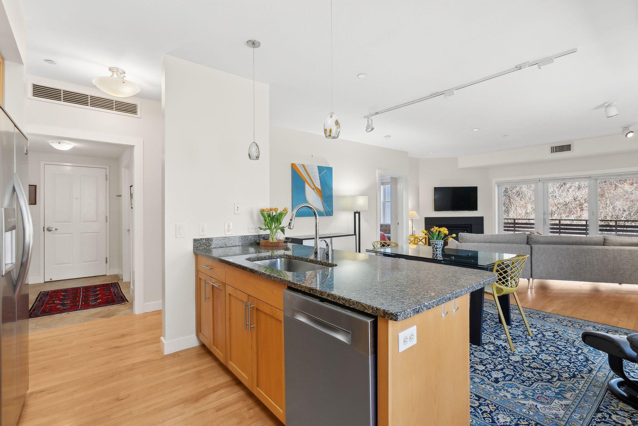 135 Sheridan Street, 307