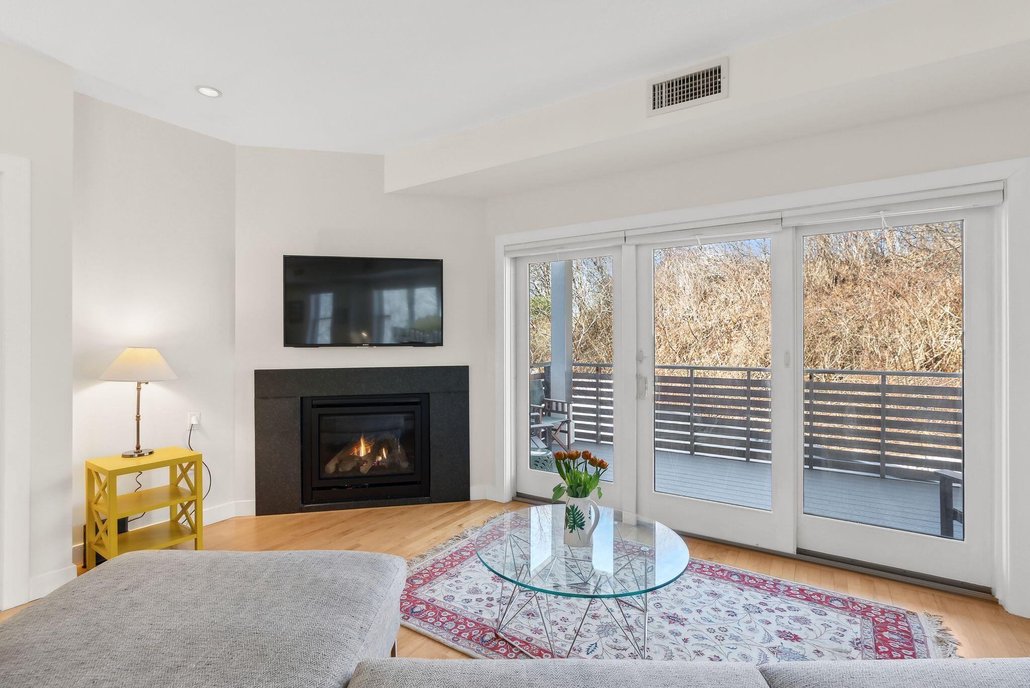135 Sheridan Street, 307