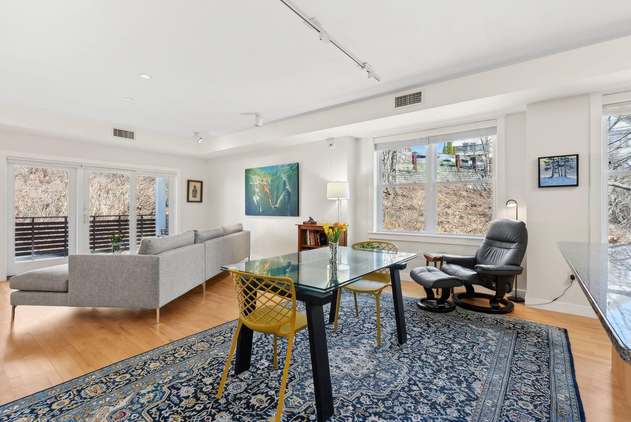 135 Sheridan Street, 307