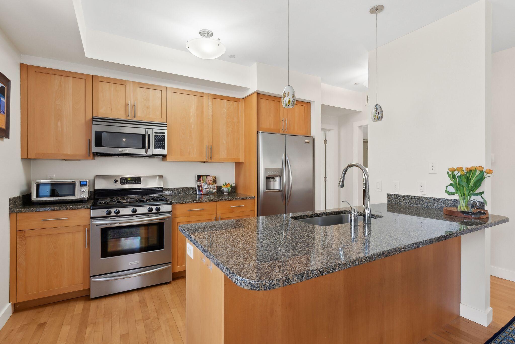 135 Sheridan Street, 307