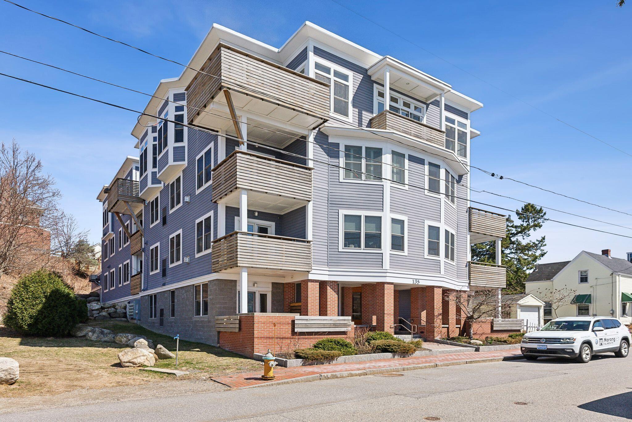 135 Sheridan Street, 307