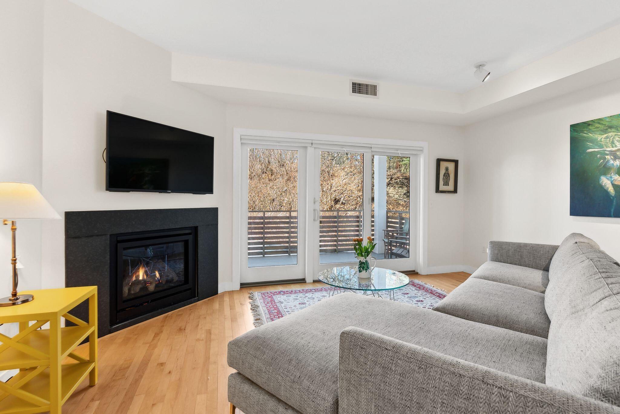 135 Sheridan Street, 307