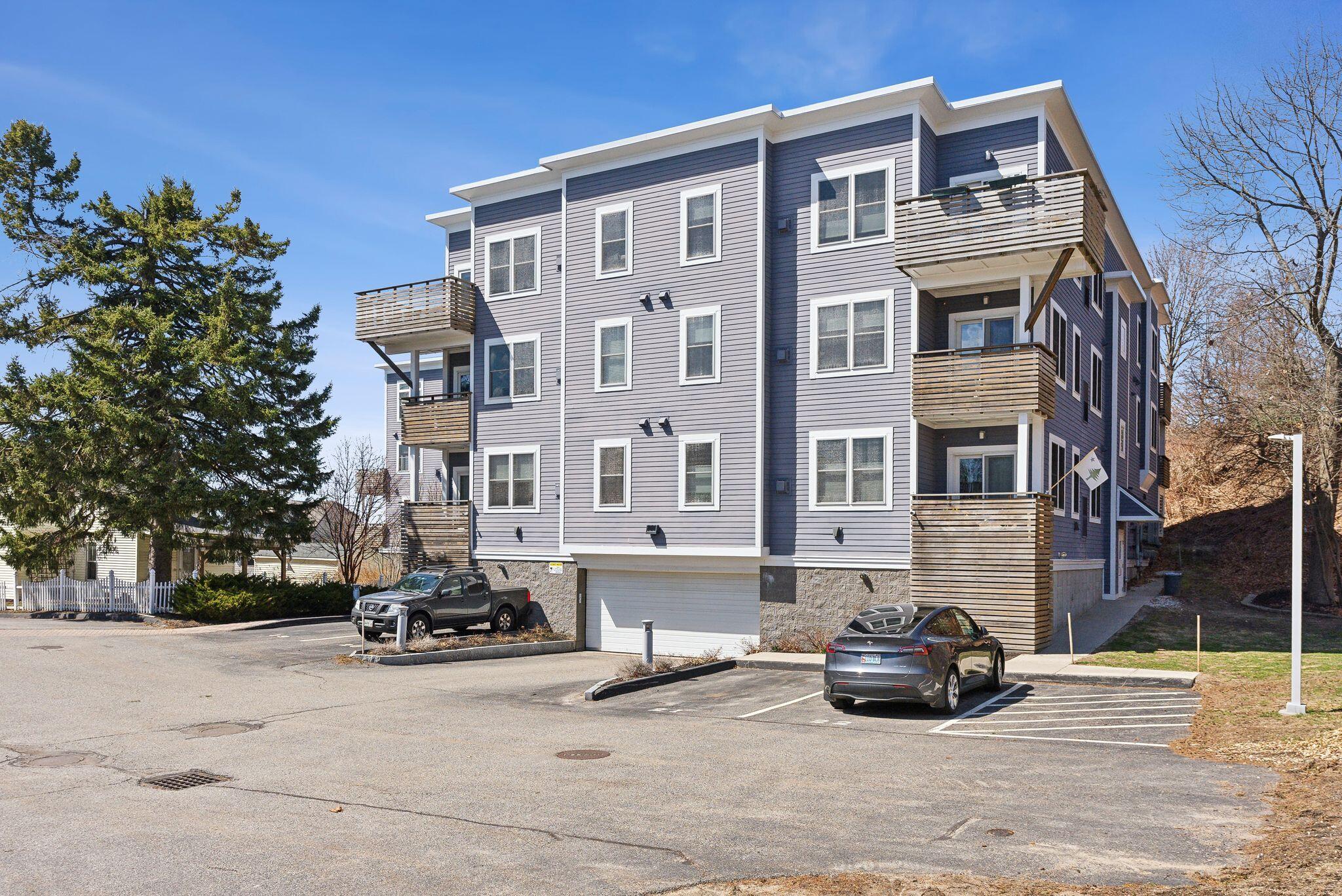 135 Sheridan Street, 307