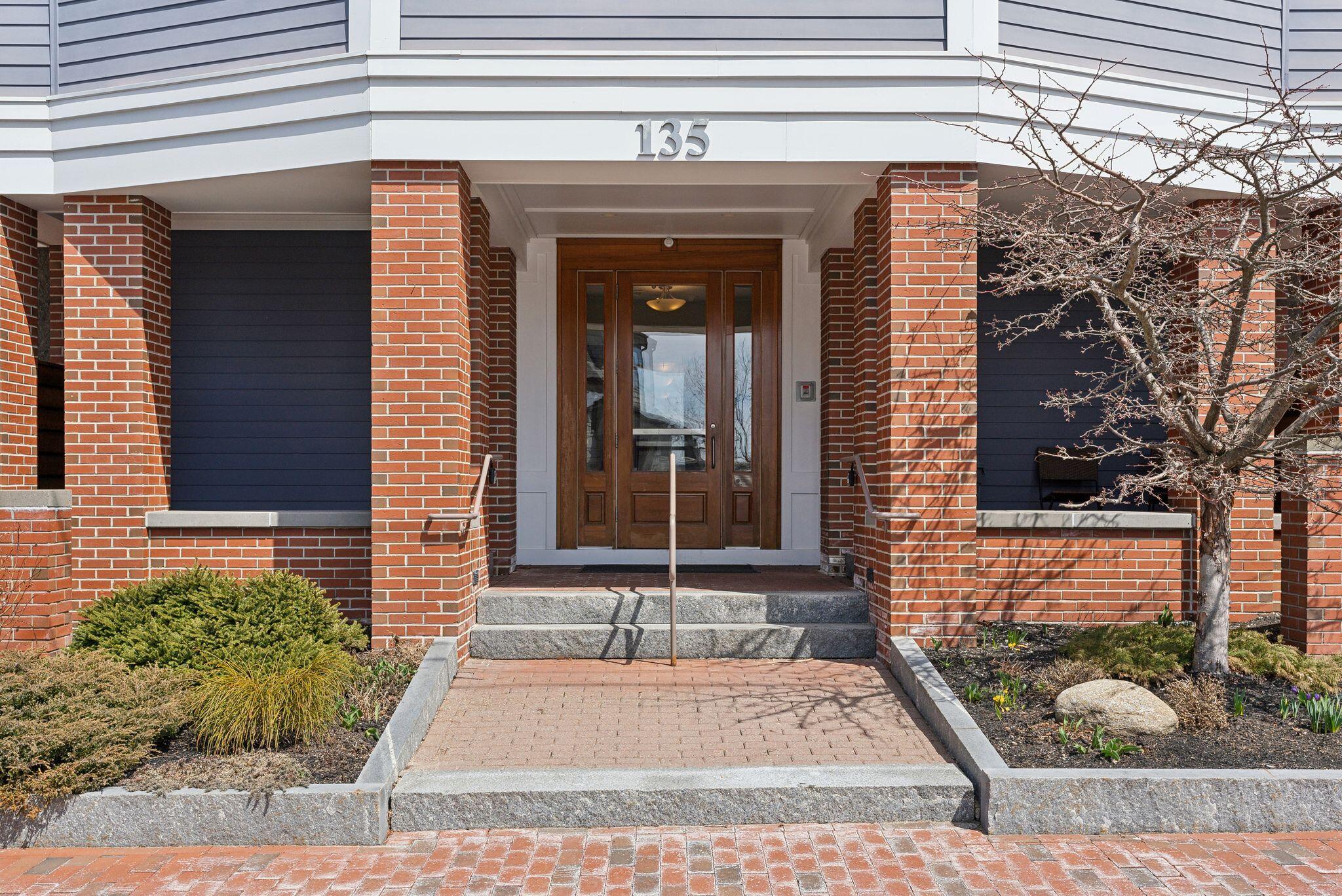 135 Sheridan Street, 307