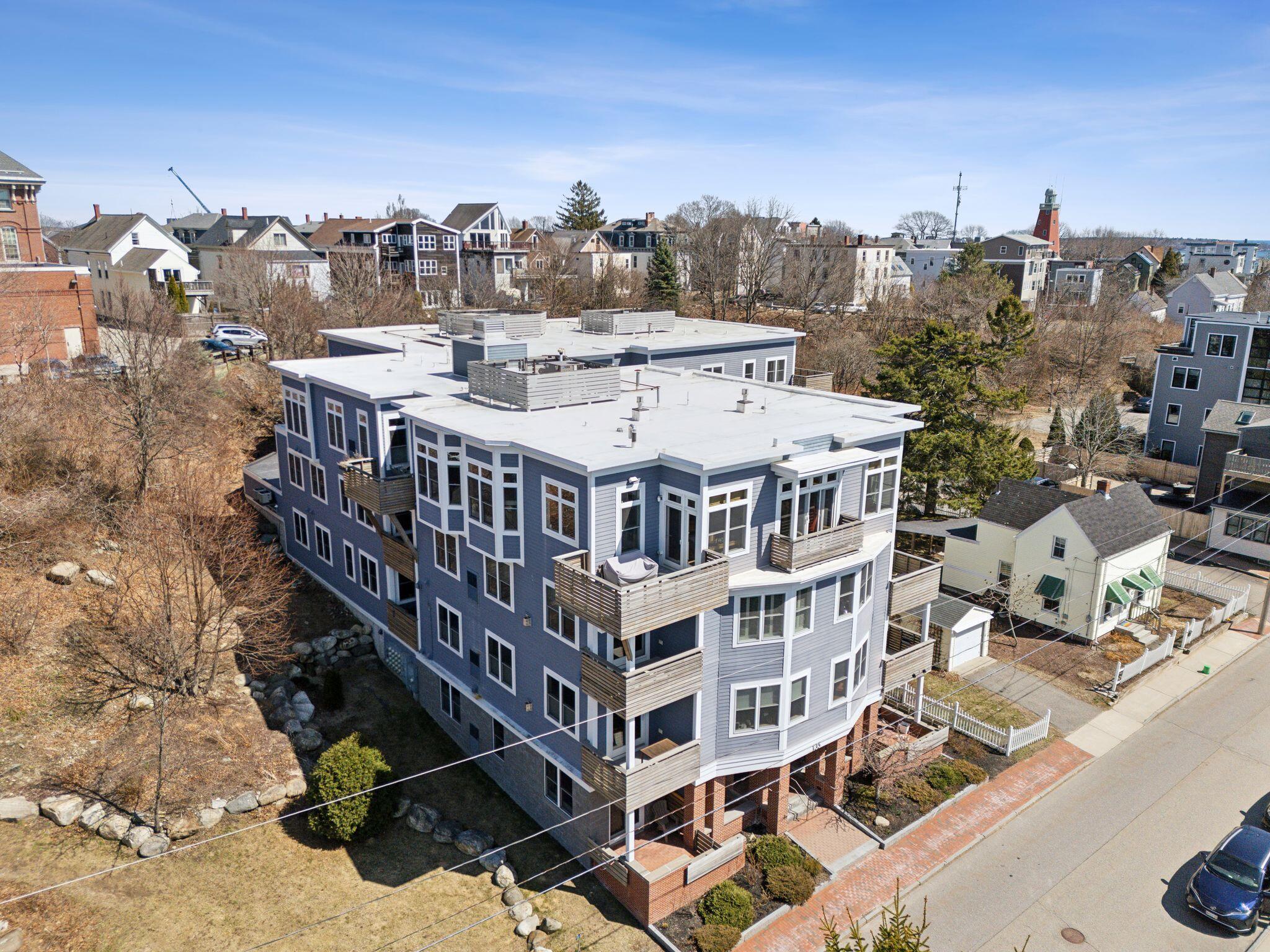 135 Sheridan Street, 307