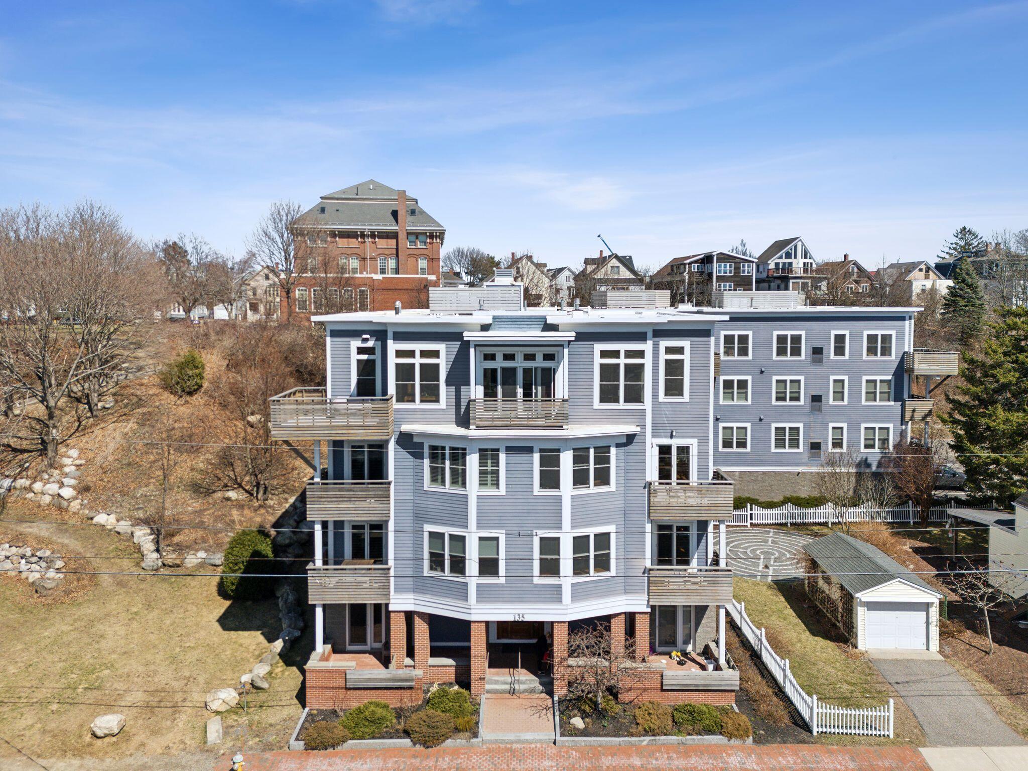135 Sheridan Street, 307